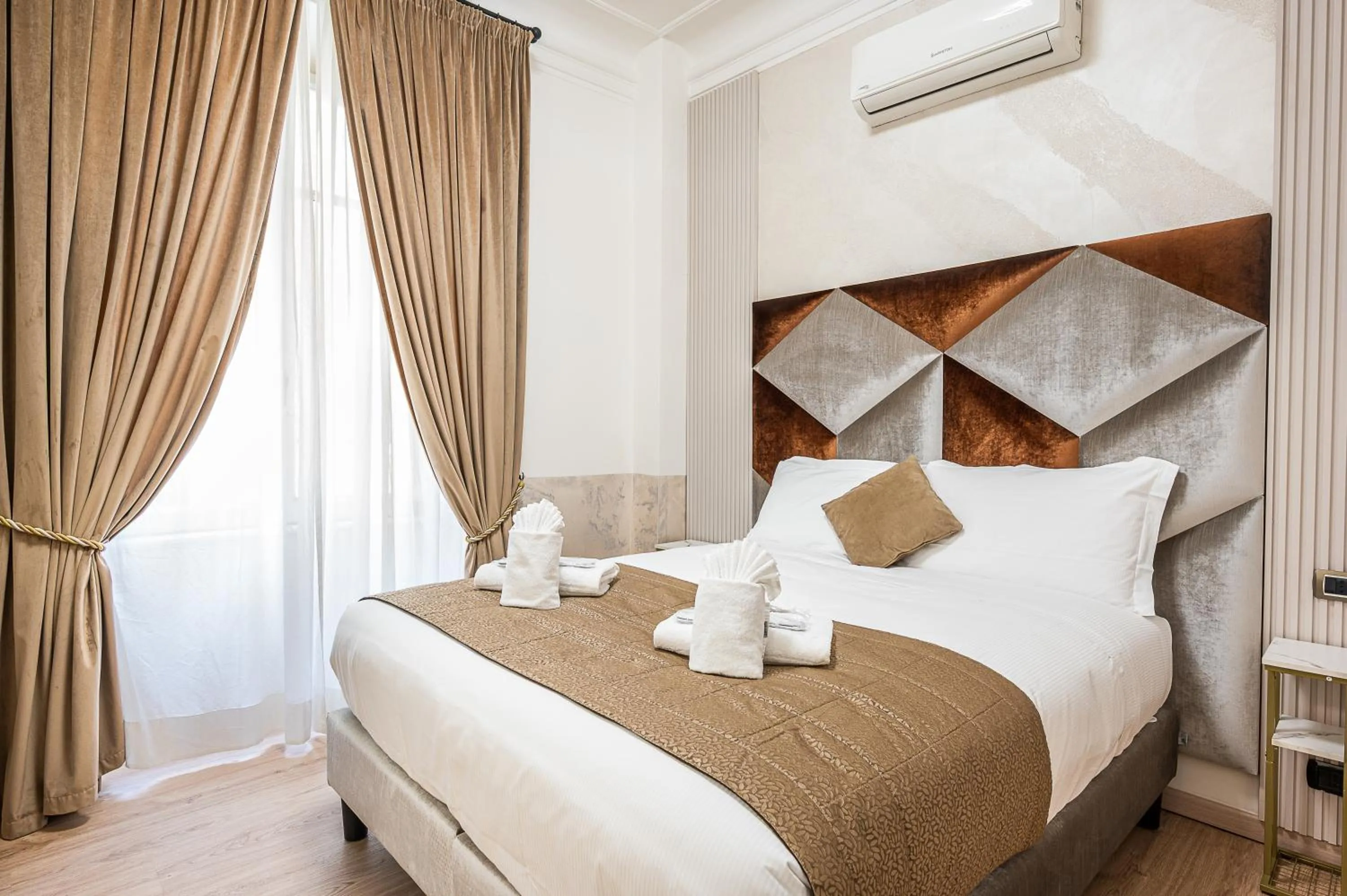 Bedroom, Bed in Cola Di Rienzo Suite Guest House