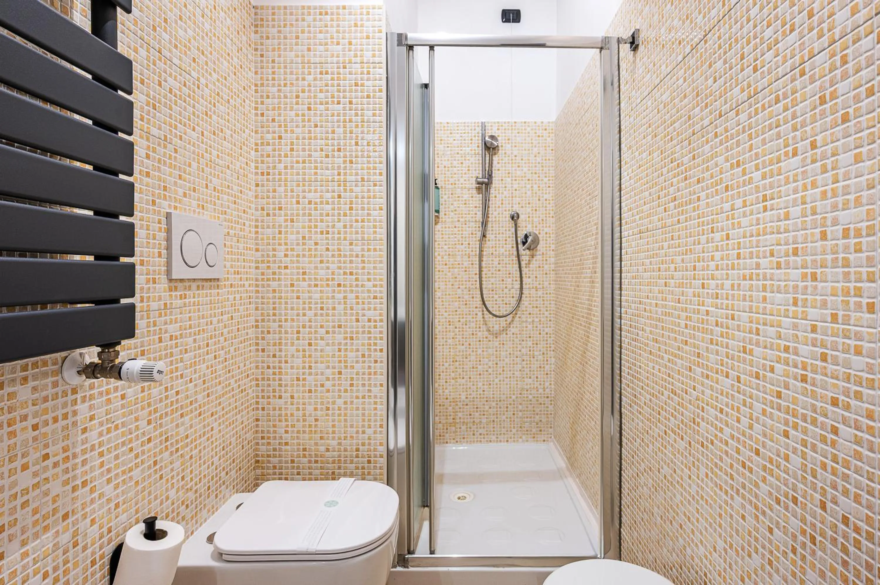 Bathroom in Cola Di Rienzo Suite Guest House