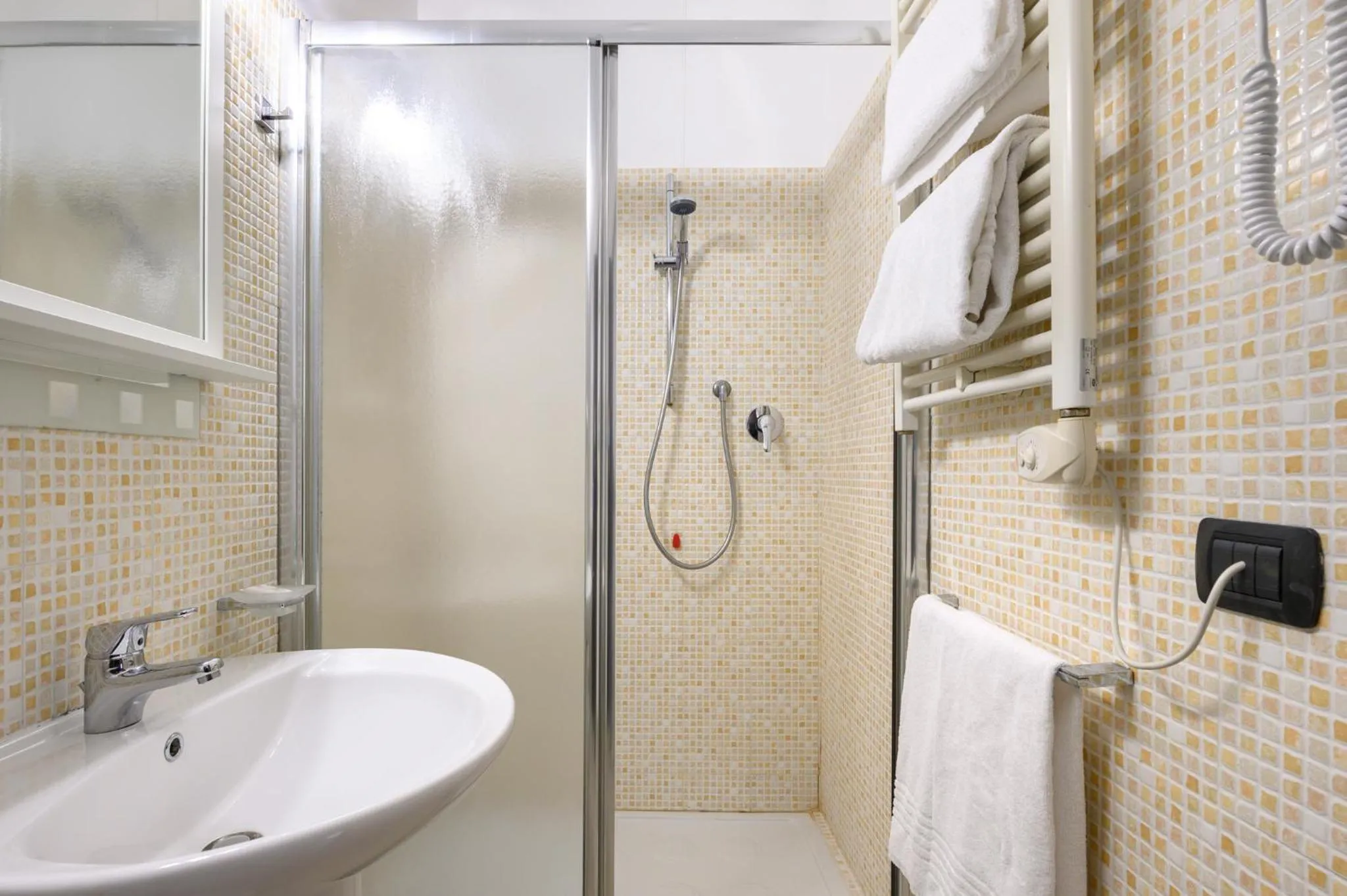 Bathroom in Cola Di Rienzo Suite Guest House