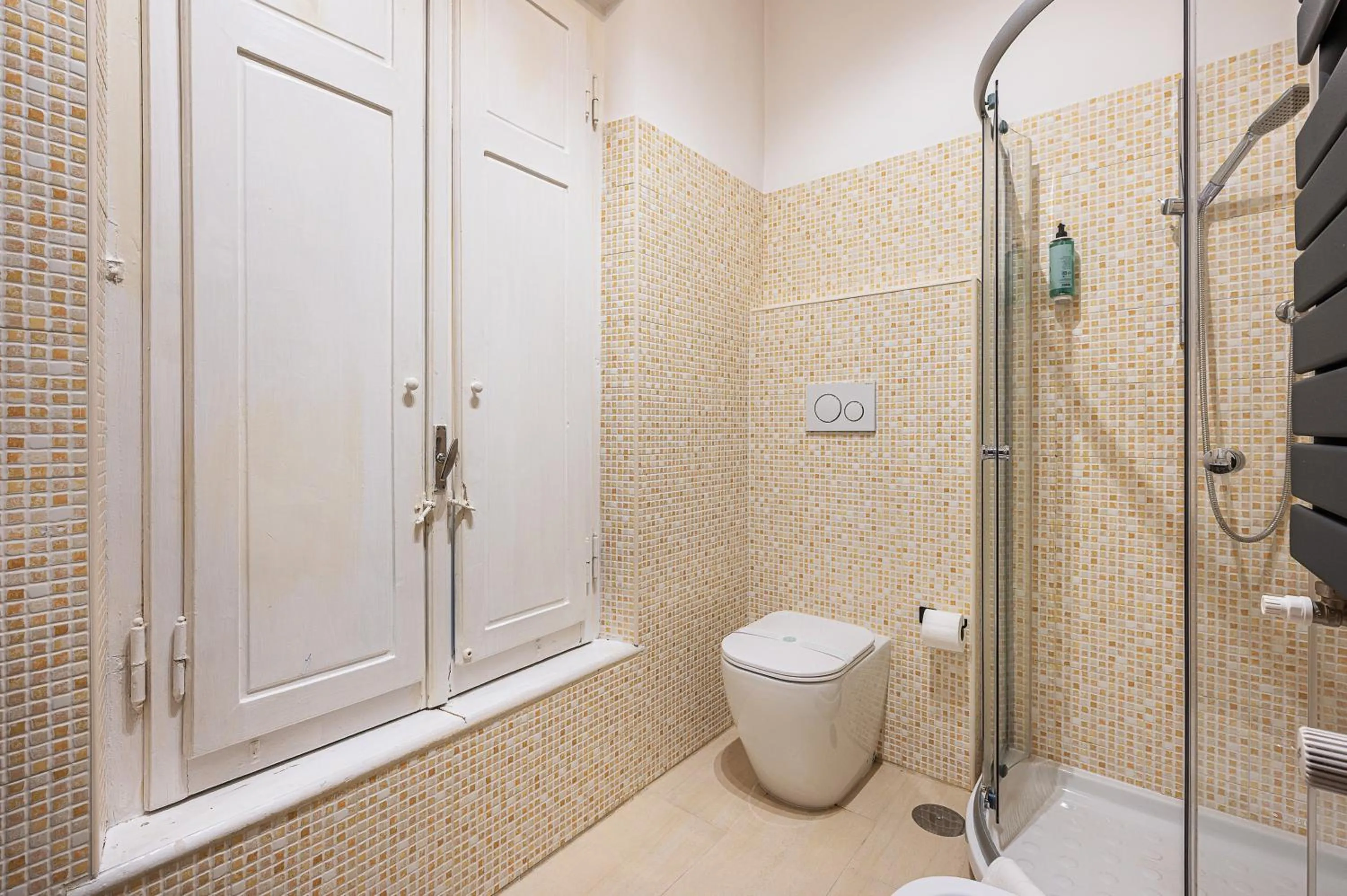 Bathroom in Cola Di Rienzo Suite Guest House