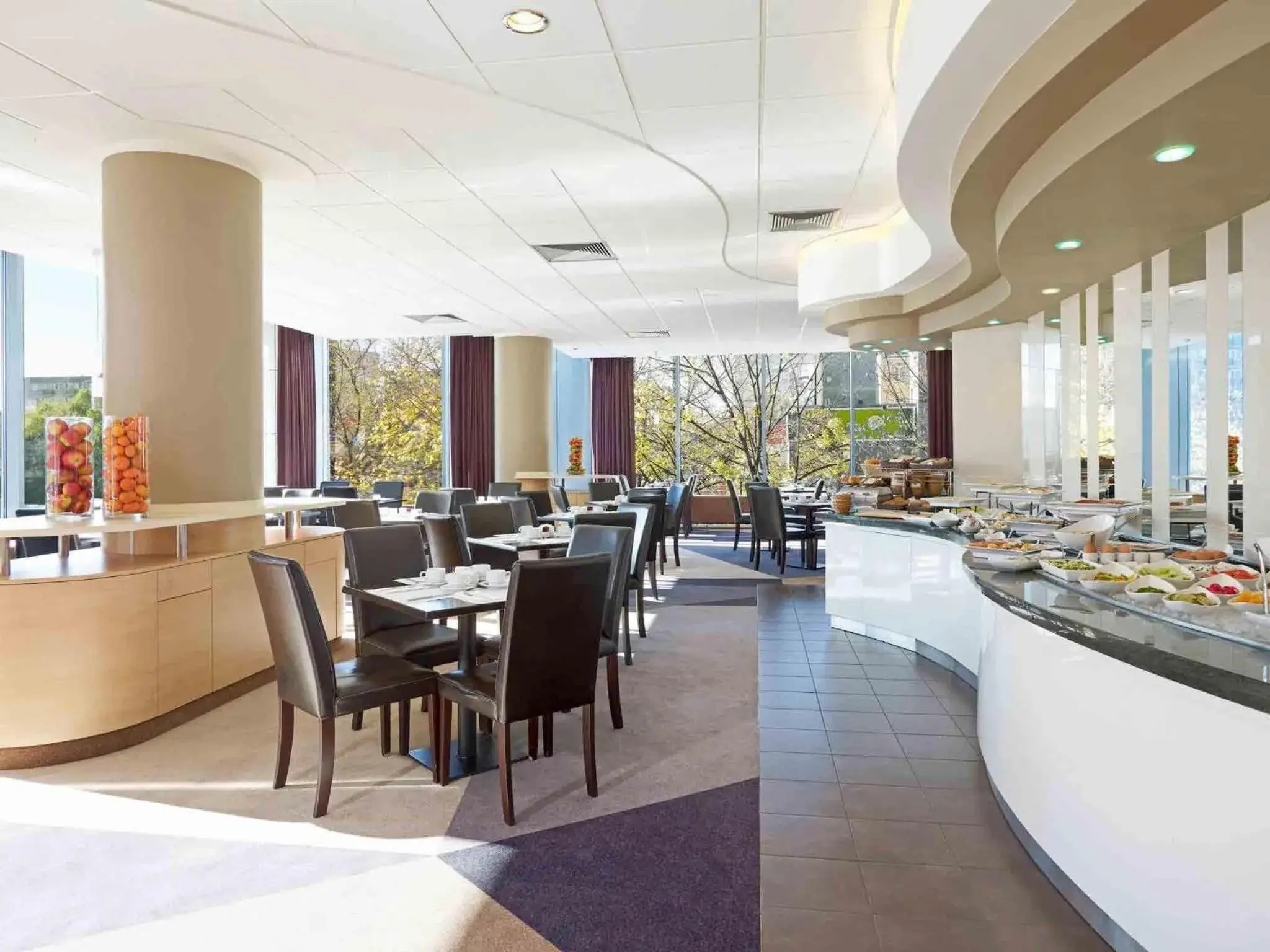 Restaurant/places to eat in Mercure Warszawa Centrum Restaurant/places to eat in Mercure Warszawa Centrum