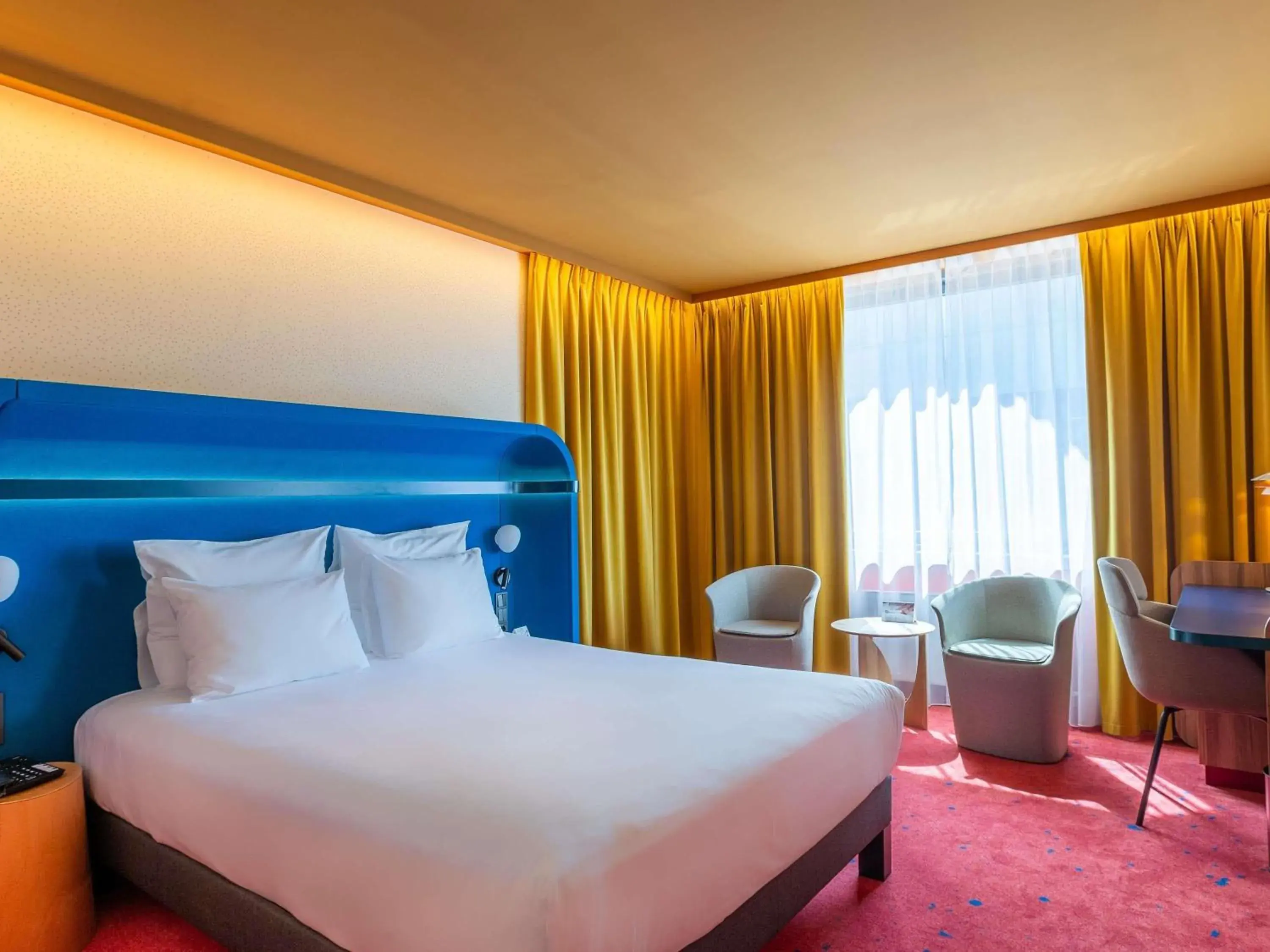 Bedroom, Bed in Mercure Warszawa Centrum Bedroom, Bed in Mercure Warszawa Centrum