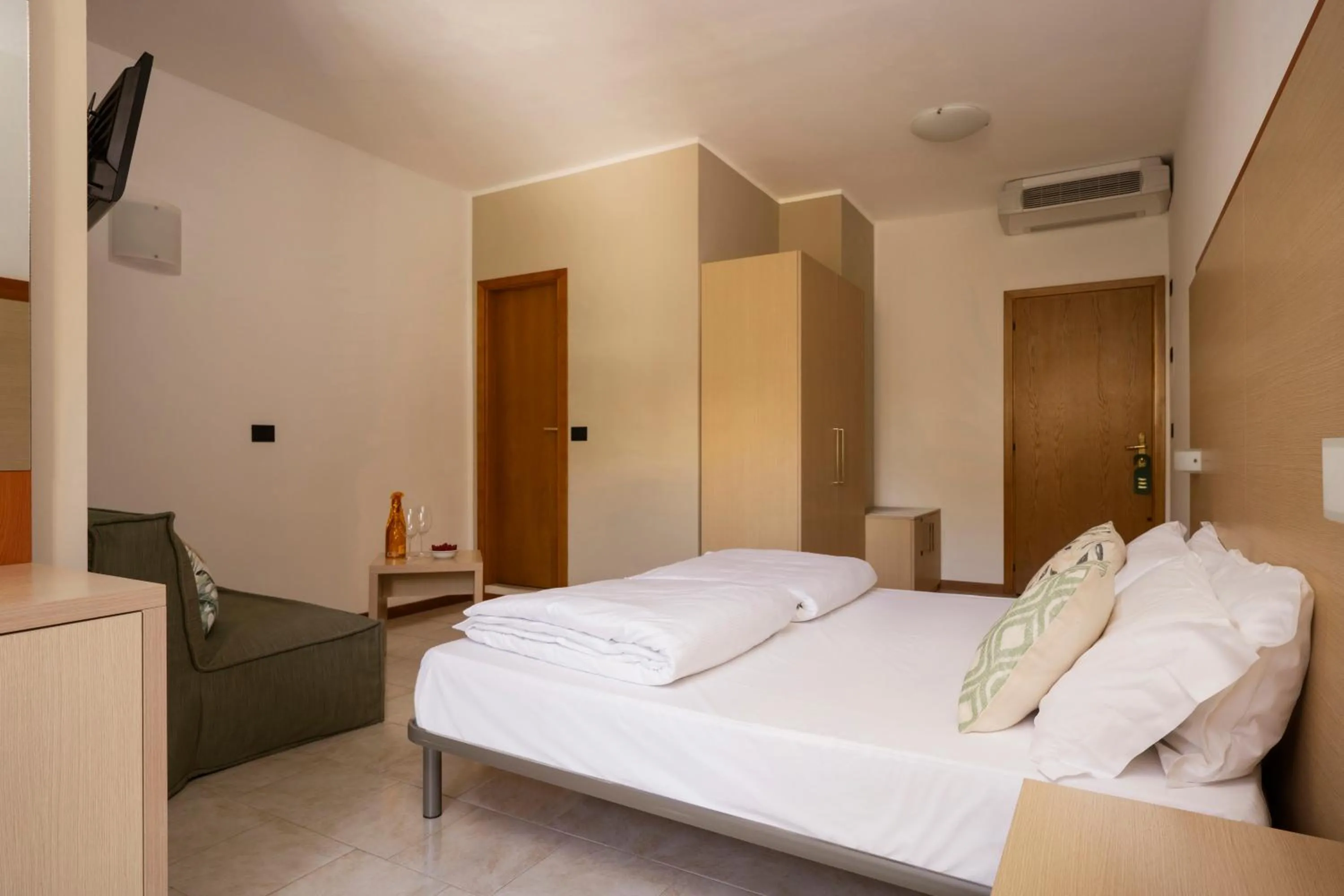 Photo of the whole room, Bed in Hotel Coste