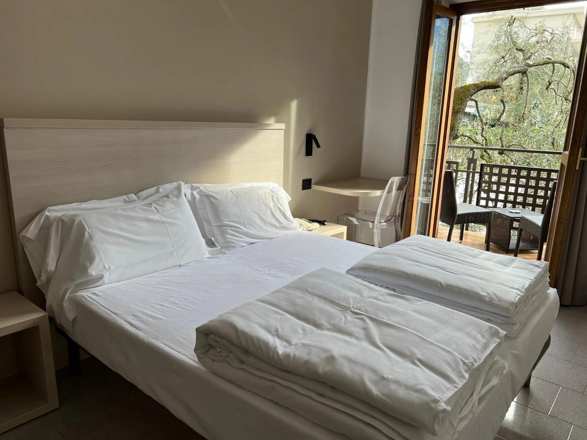 View (from property/room), Bed in Hotel Coste