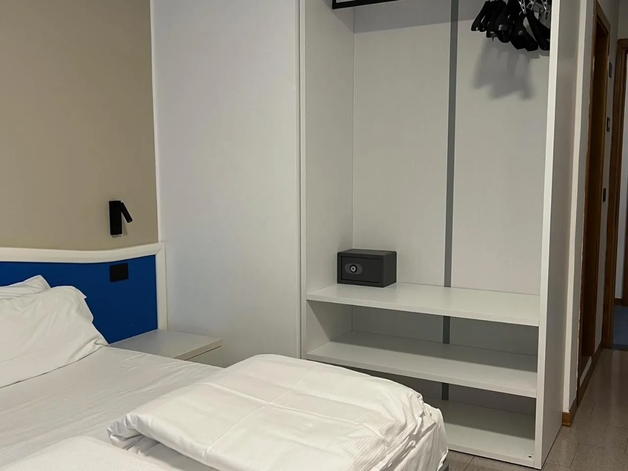 Bedroom, Bed in Hotel Coste