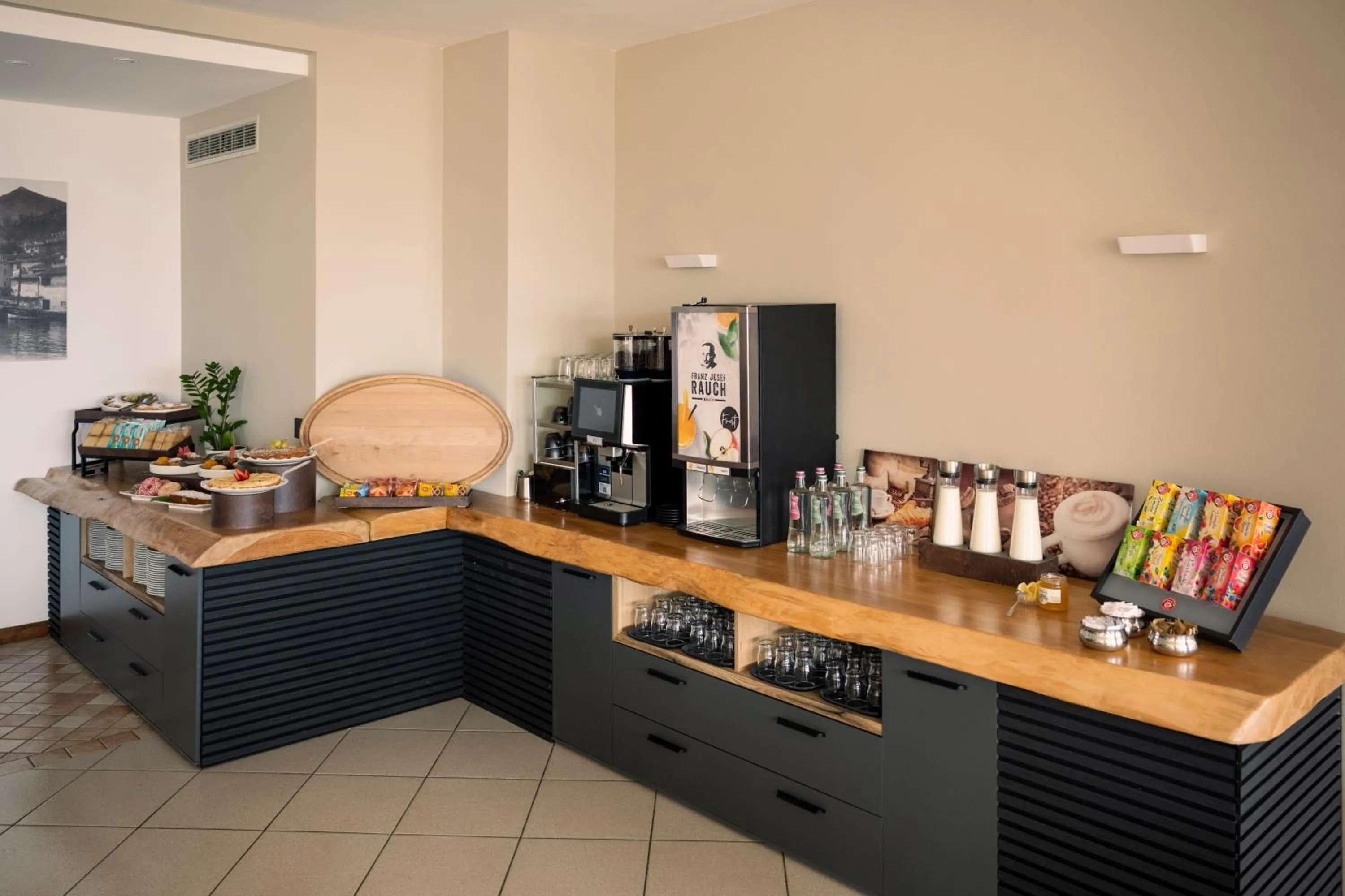 Restaurant/places to eat in Hotel Coste