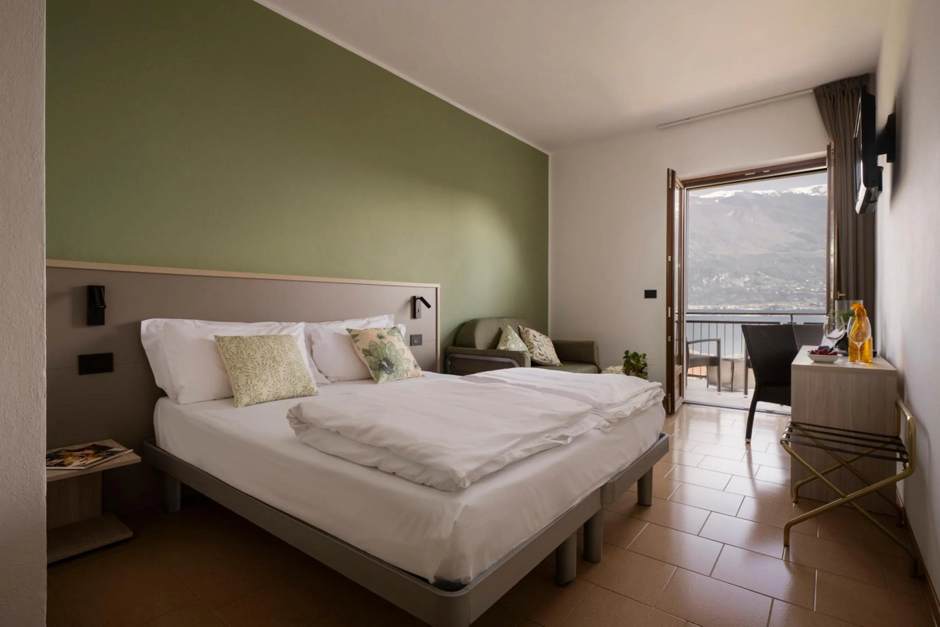 View (from property/room), Bed in Hotel Coste