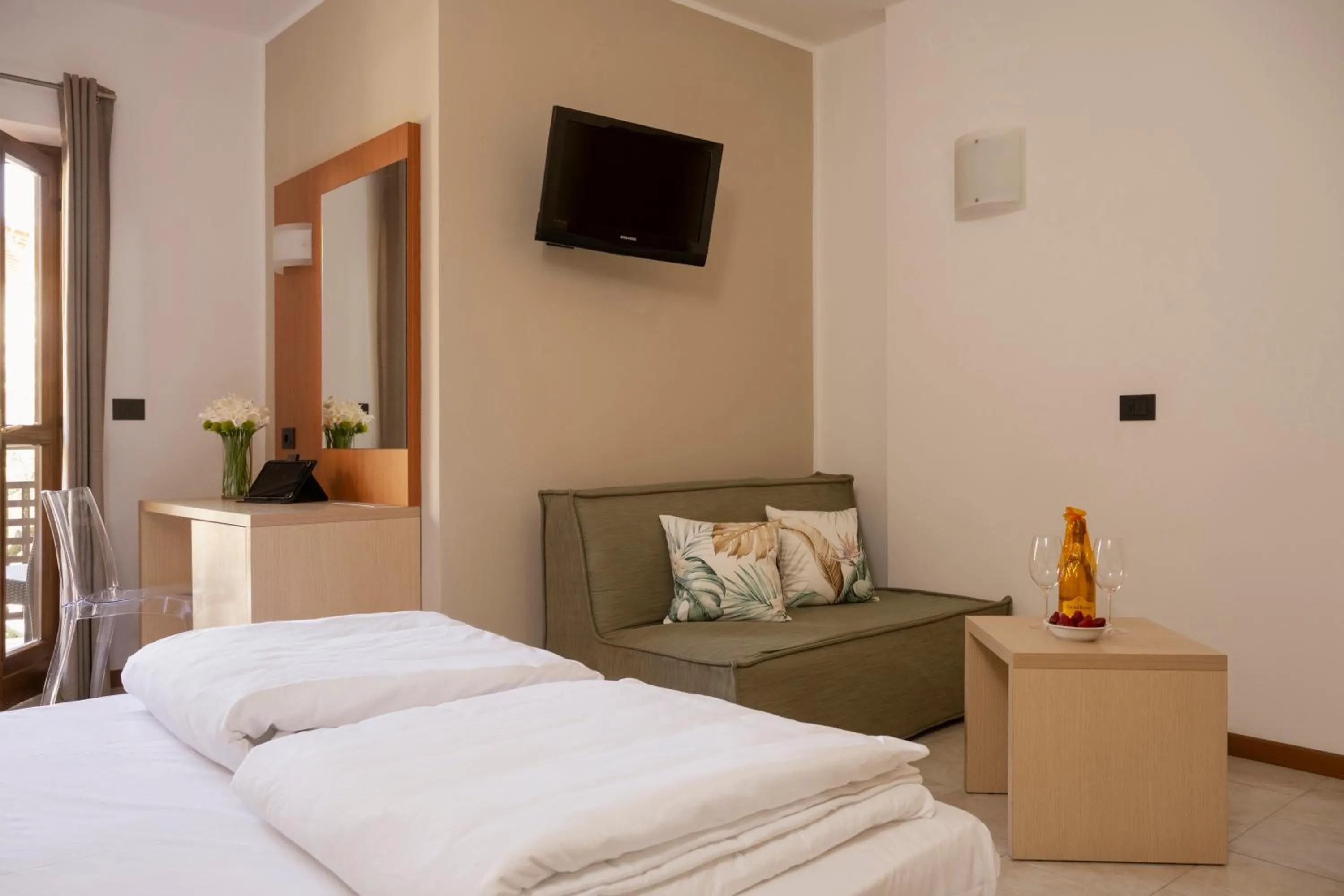 room service, Bed in Hotel Coste