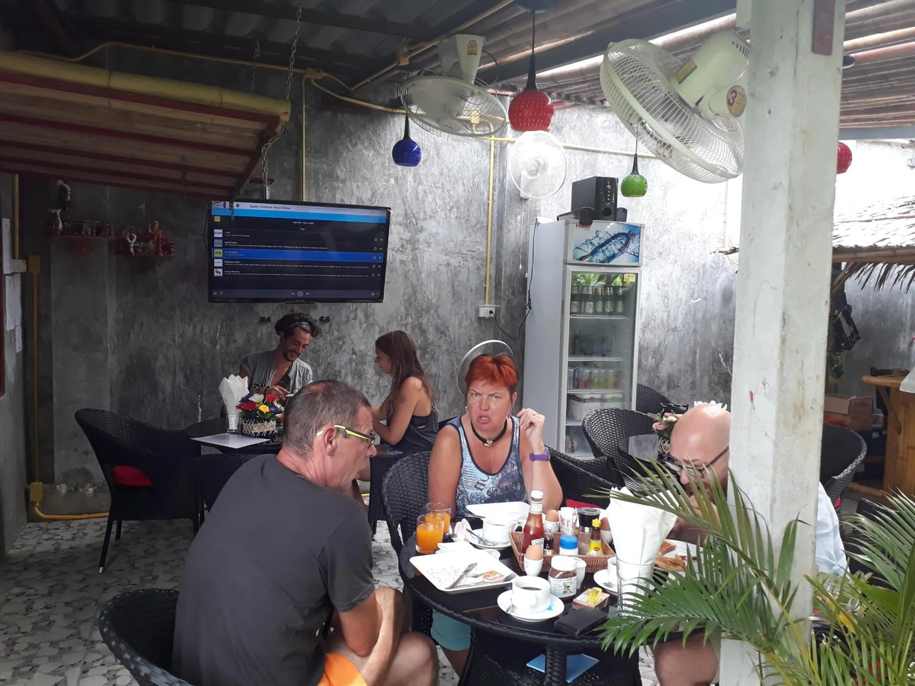 Restaurant/places to eat in B Happy Resort - SHA ExtraPlus