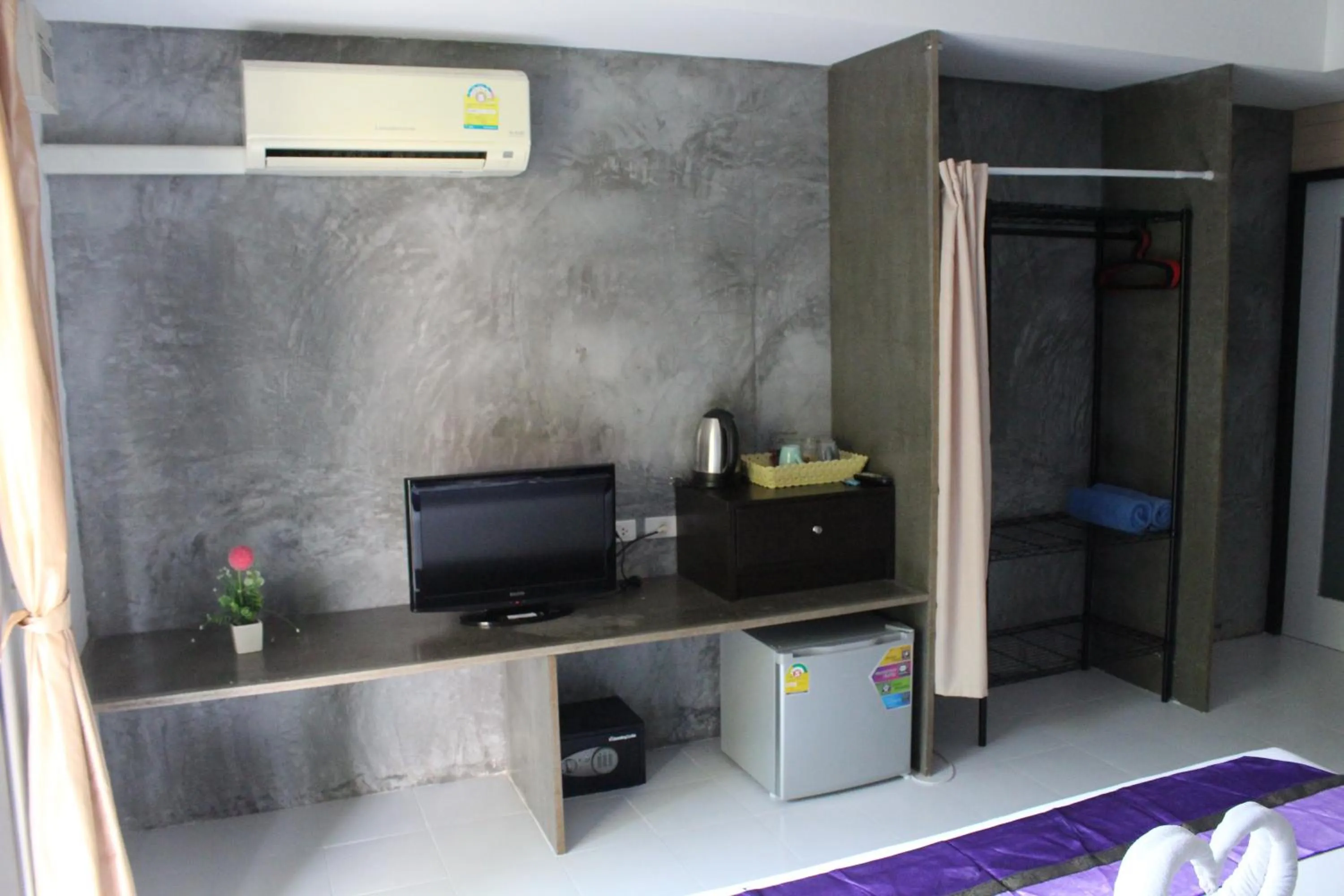 Photo of the whole room in B Happy Resort - SHA ExtraPlus