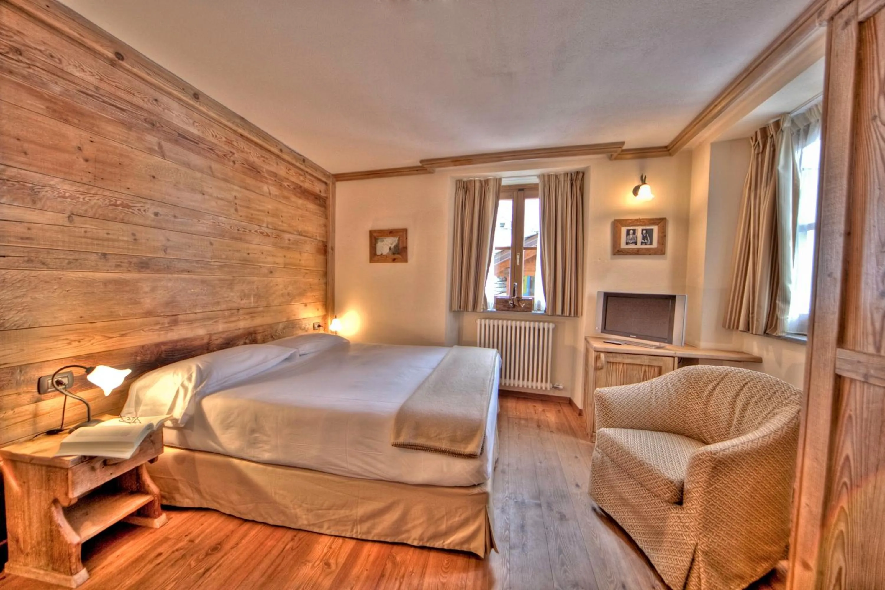 Day, Bed in Le Miramonti Hotel Restaurant & Wellness