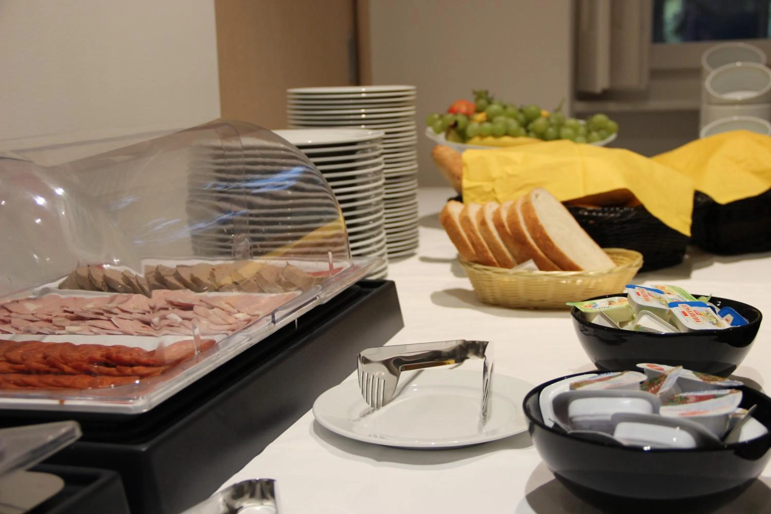 Buffet breakfast in Pilvax Hotel Kalocsa