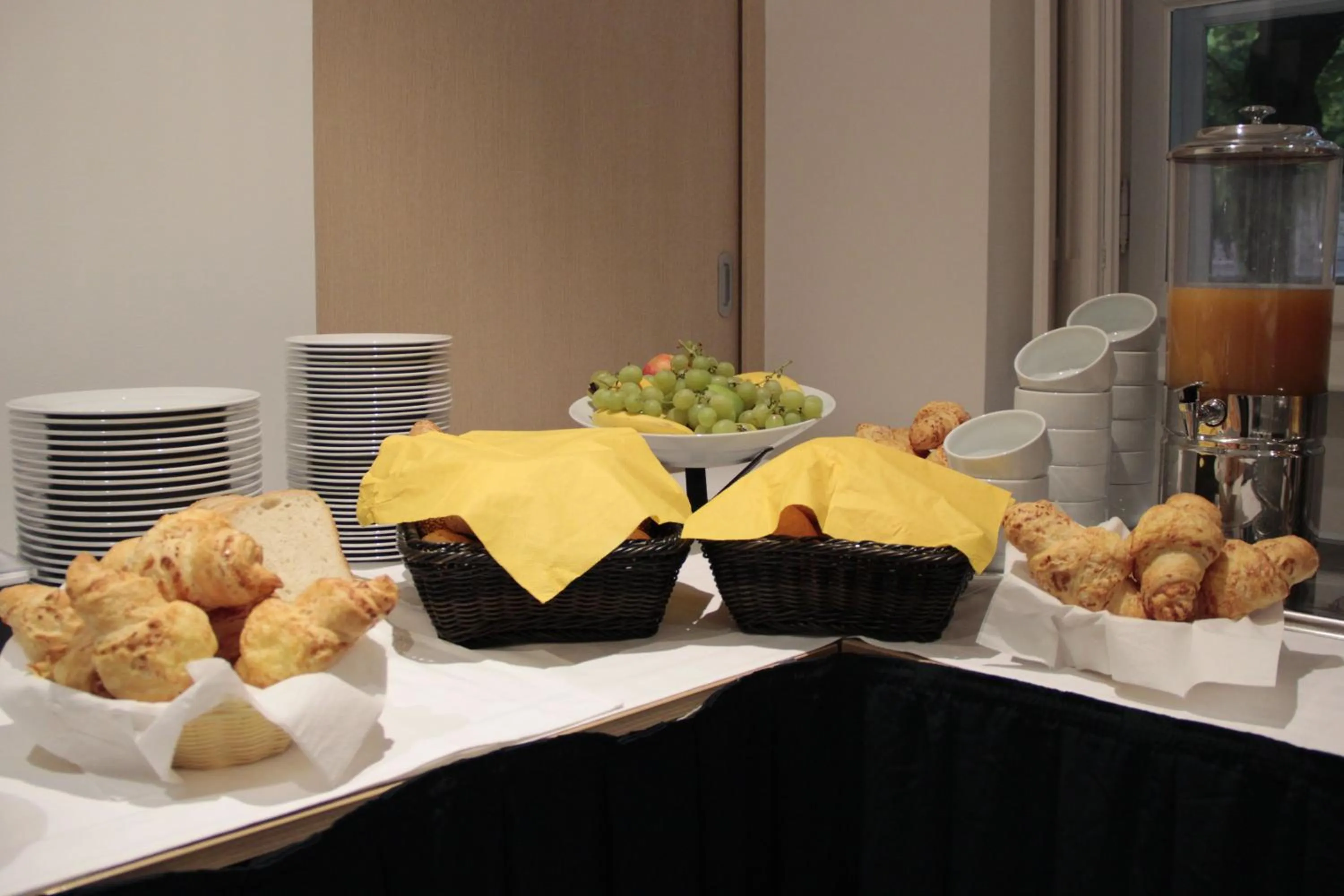 Buffet breakfast in Pilvax Hotel Kalocsa