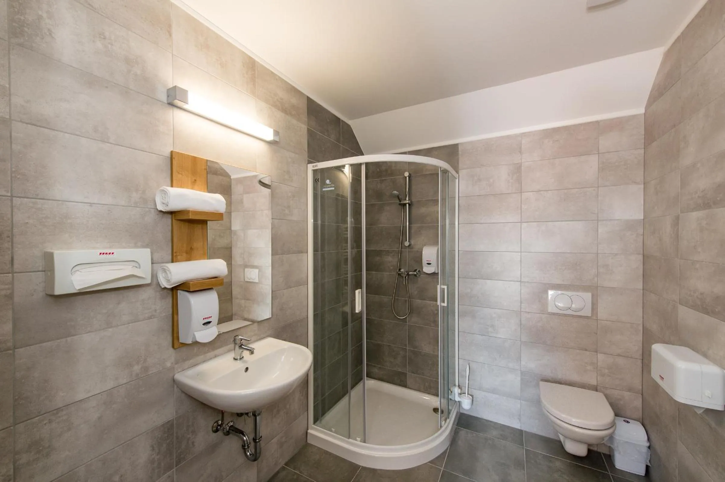 Shower in Pilvax Hotel Kalocsa