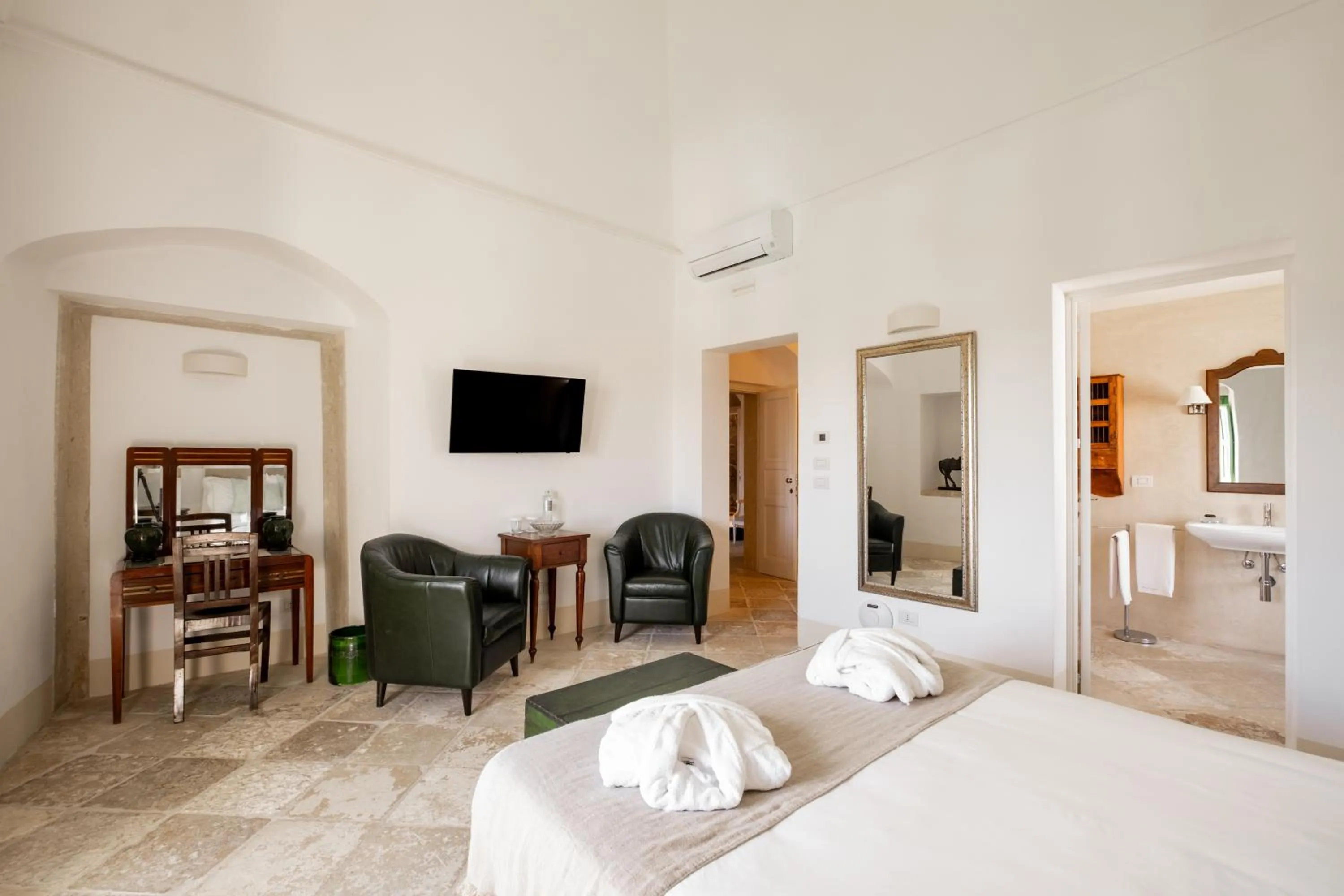 Photo of the whole room, Bed in Palazzo Ducale Venturi - Luxury Hotel & Wellness