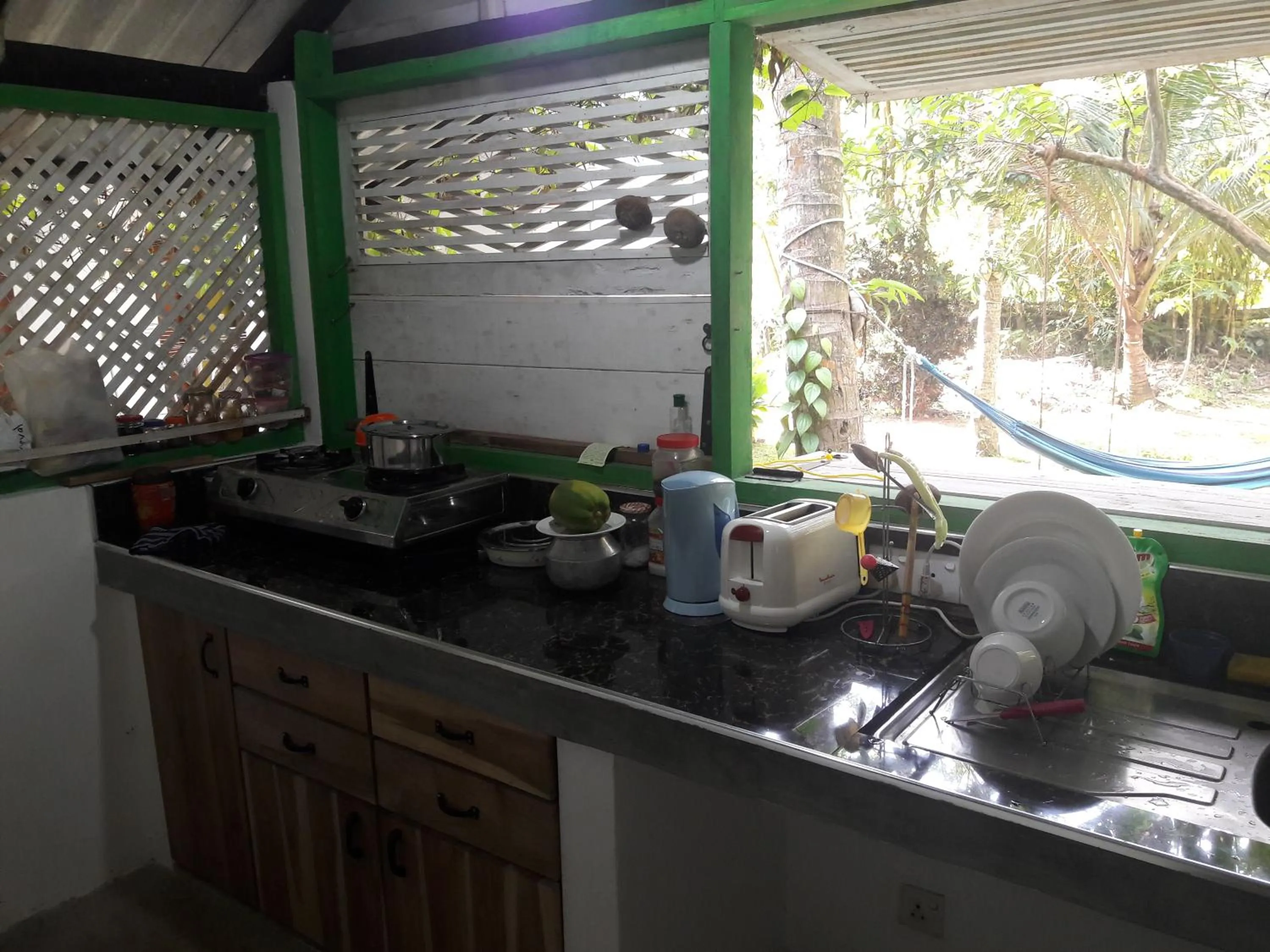 Coffee/tea facilities in Rooms 154/14