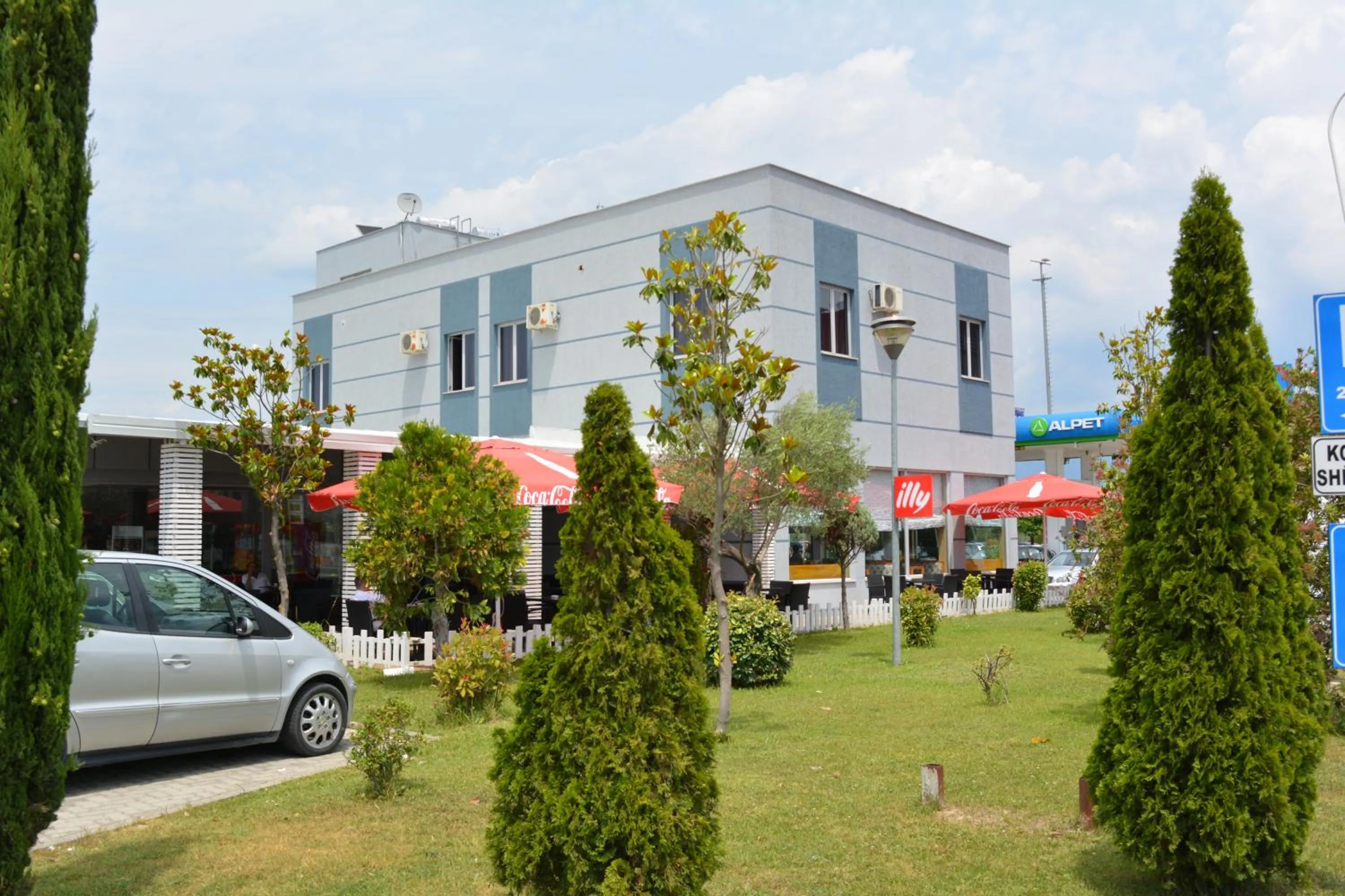 Property building in Hotel Alpet