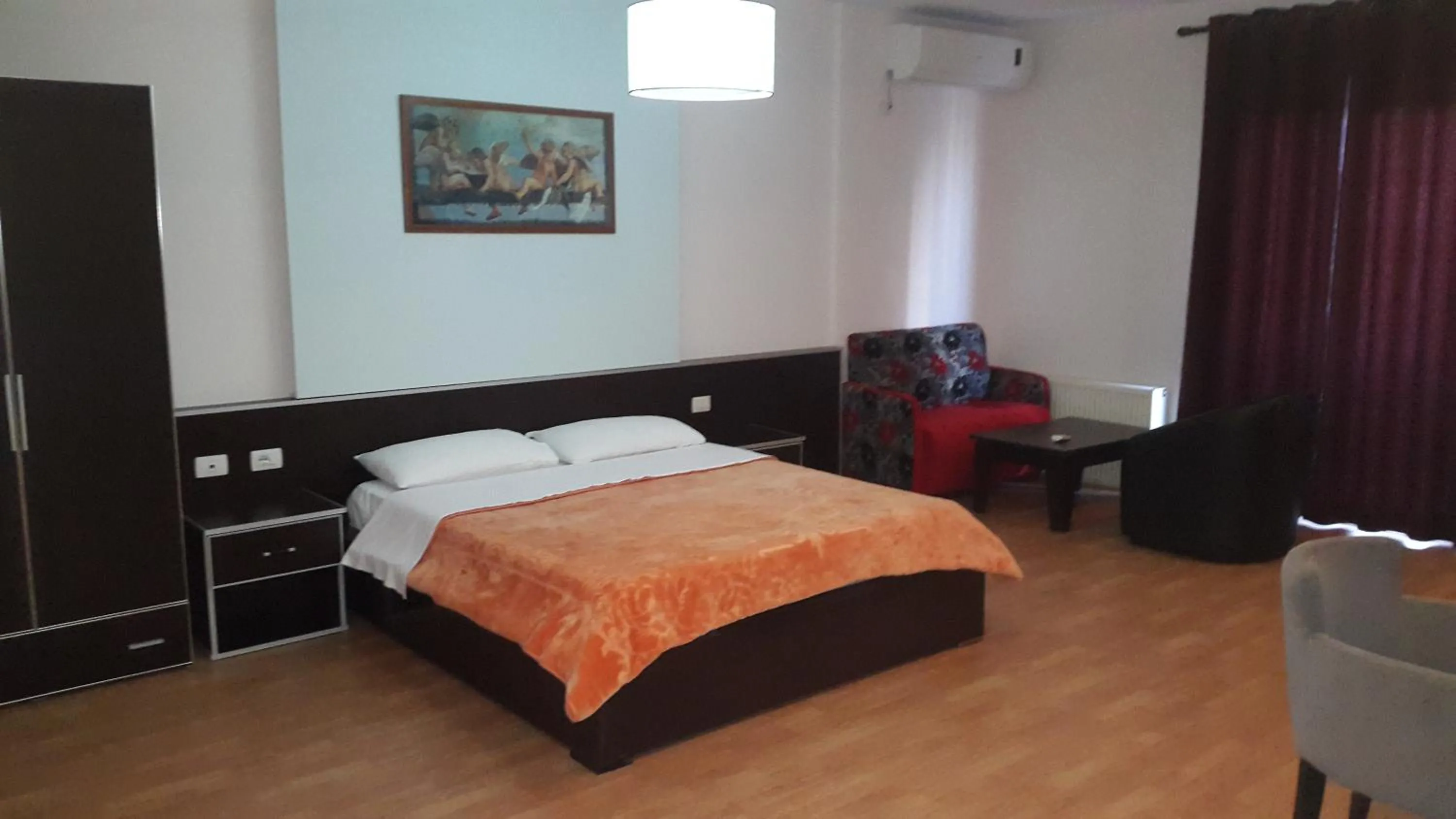 Bed in Hotel Alpet
