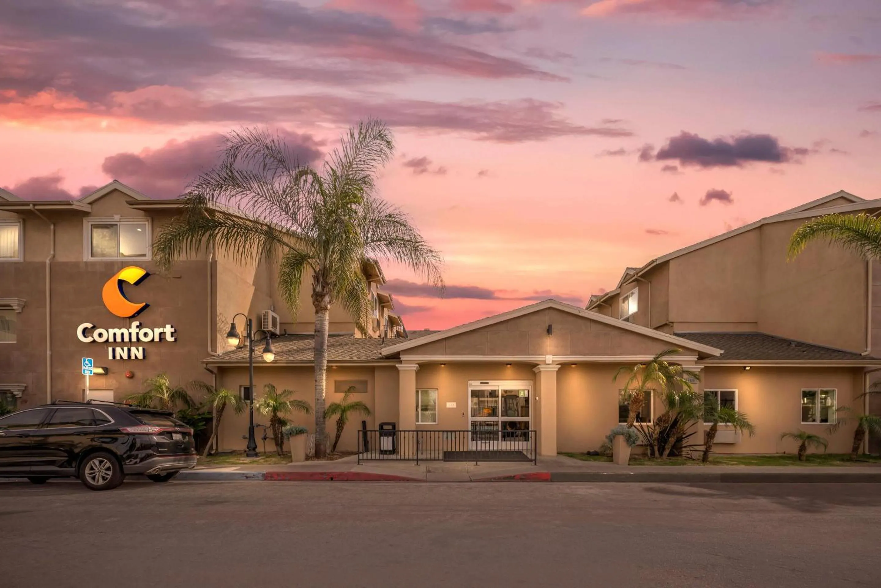 Property building in Comfort Inn Cockatoo Near LAX Airport