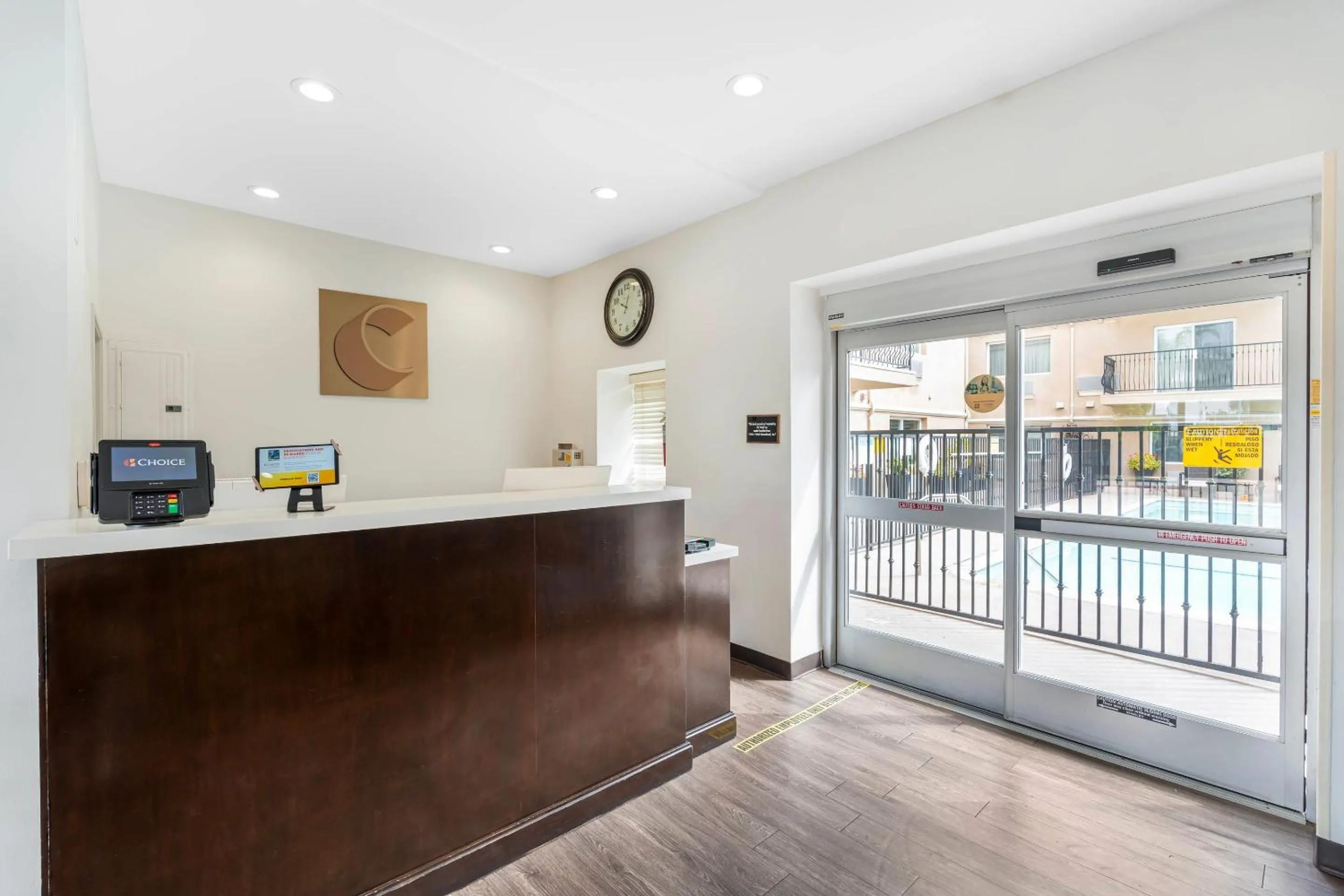 Lobby or reception in Comfort Inn Cockatoo Near LAX Airport