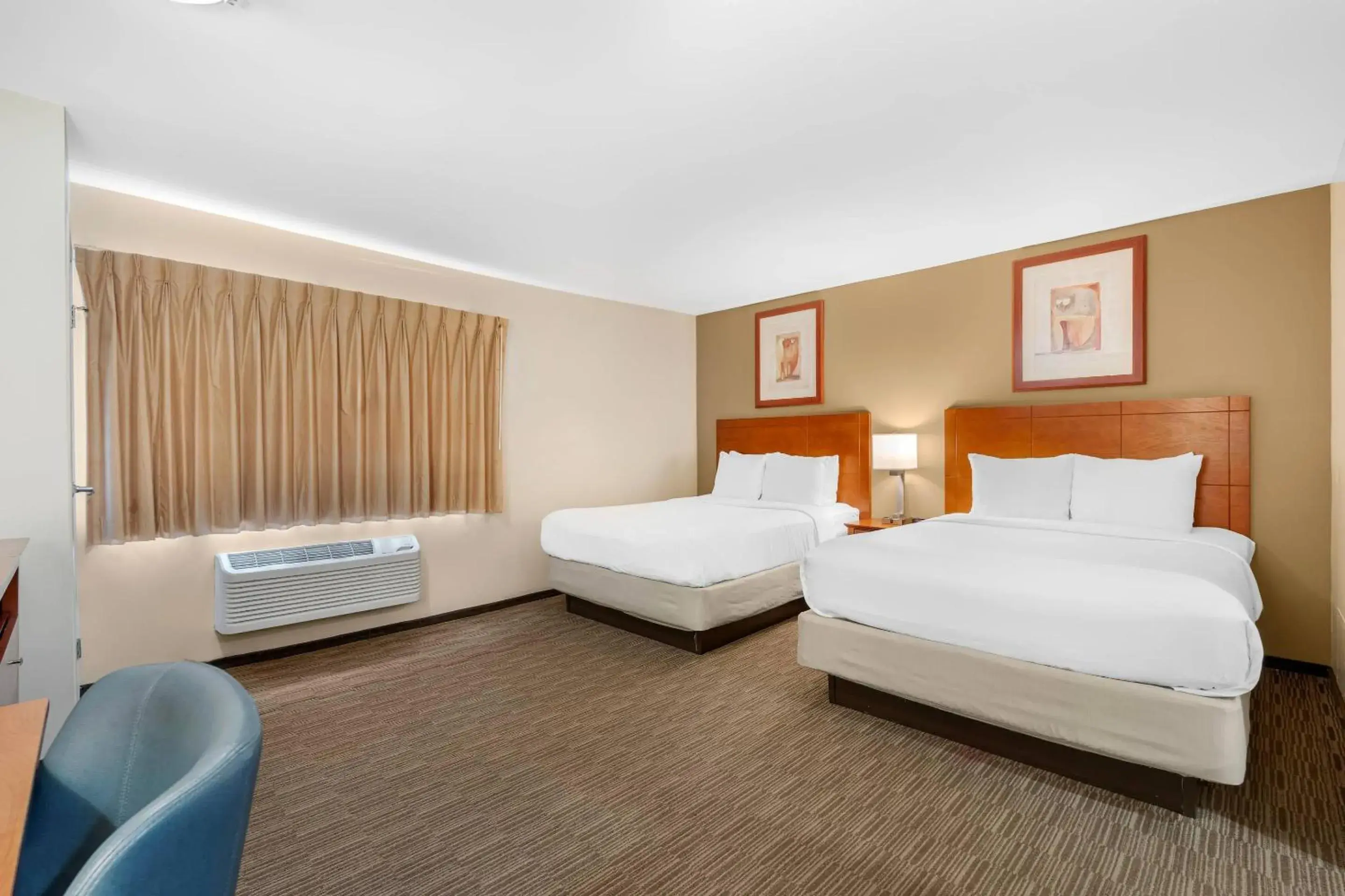 Bedroom, Bed in Comfort Inn Cockatoo Near LAX Airport Bedroom, Bed in Comfort Inn Cockatoo Near LAX Airport