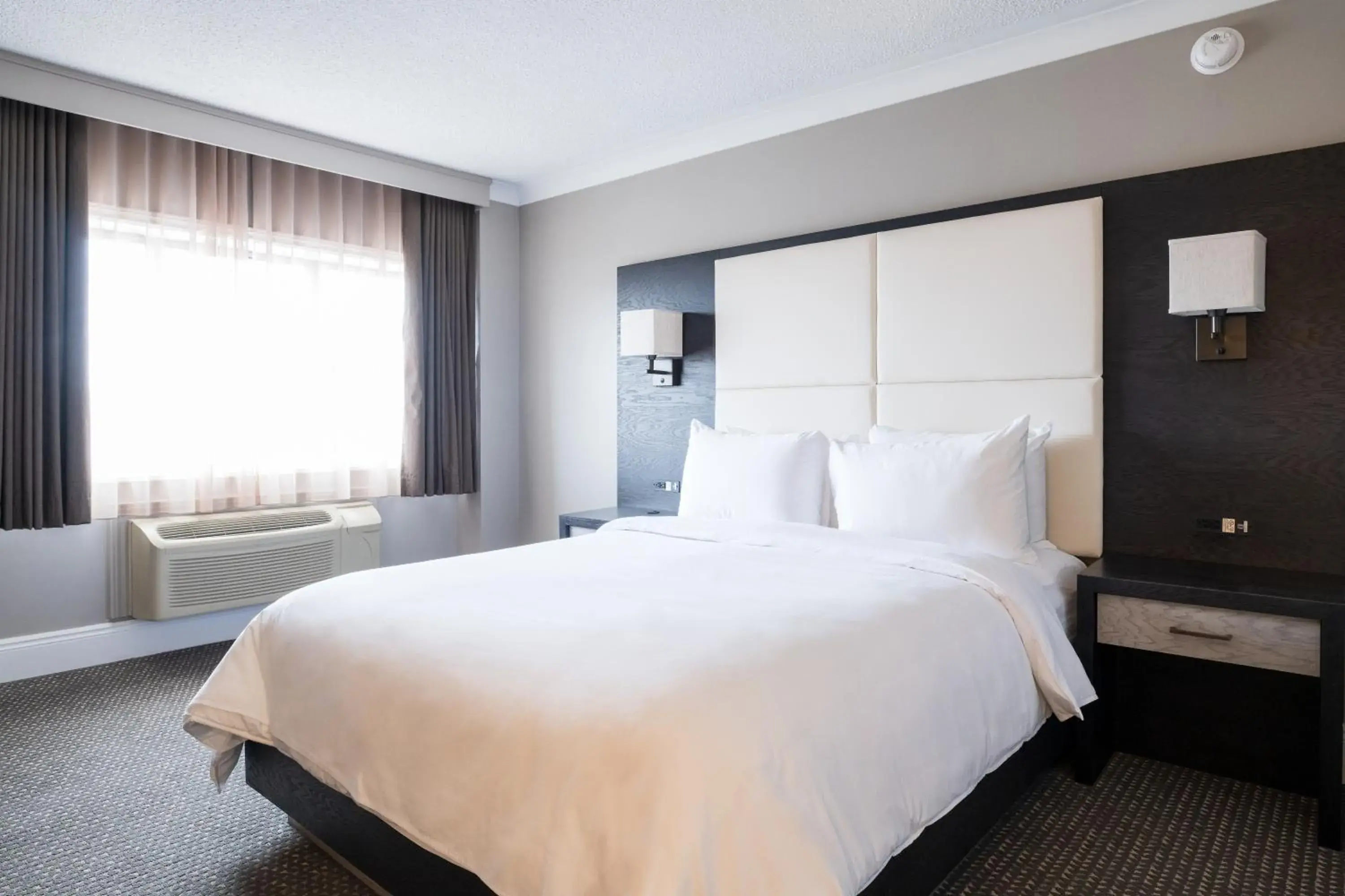 Bed in Crowne Plaza Hotel Moncton Downtown by IHG Bed in Crowne Plaza Hotel Moncton Downtown by IHG