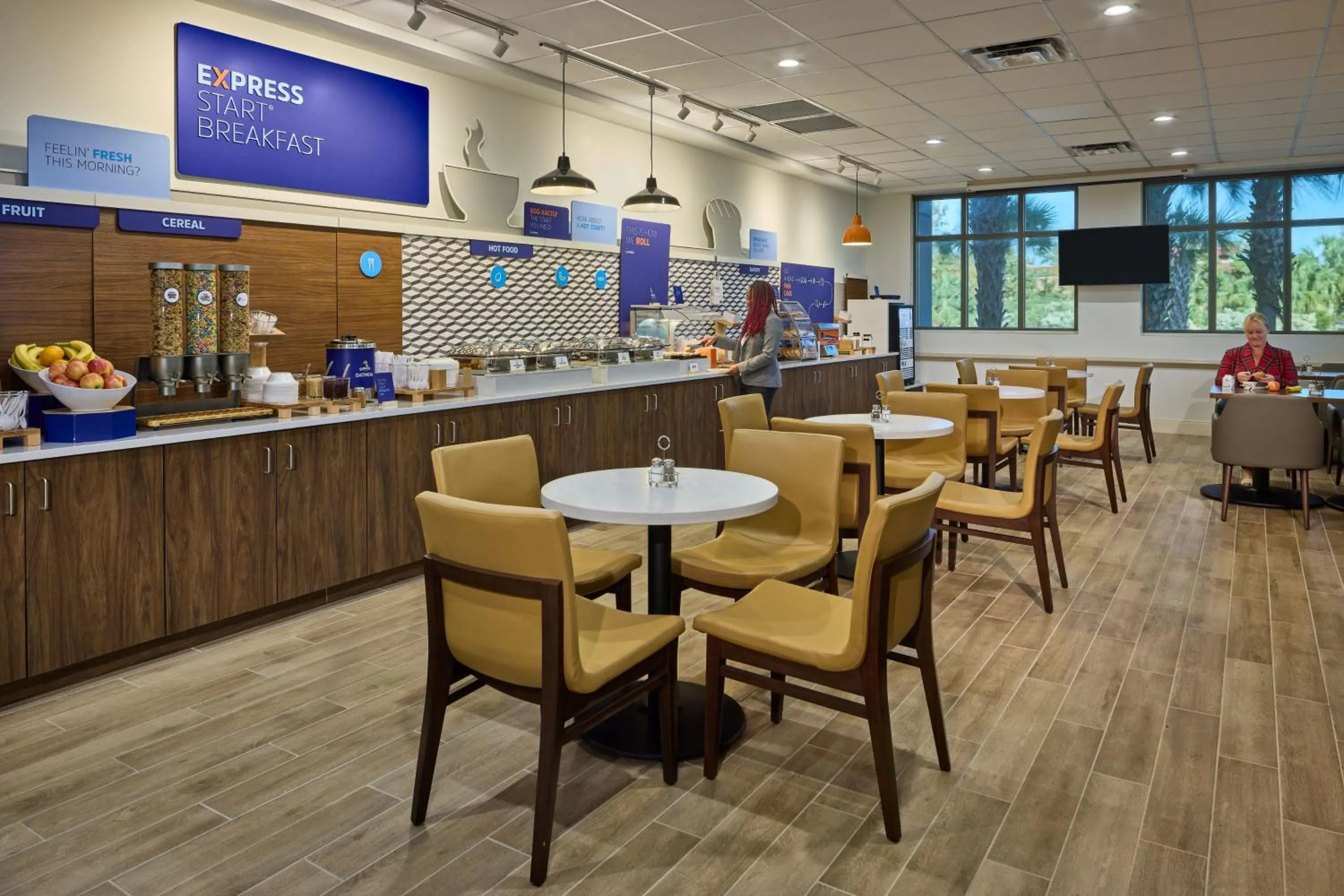 Breakfast in Holiday Inn Express & Suites Charleston DWTN -Westedge by IHG