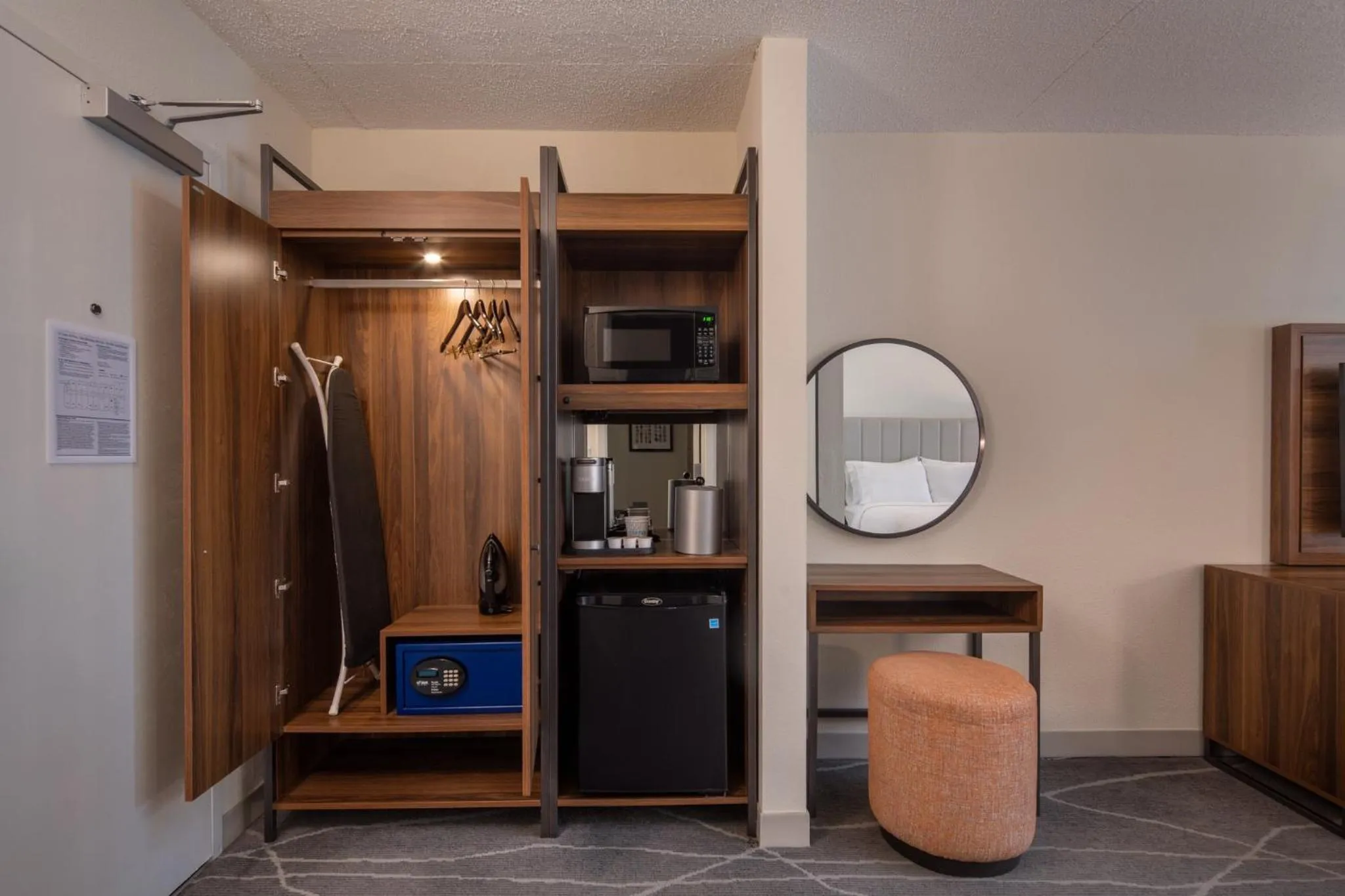 Photo of the whole room in Holiday Inn Express & Suites Charleston DWTN -Westedge by IHG