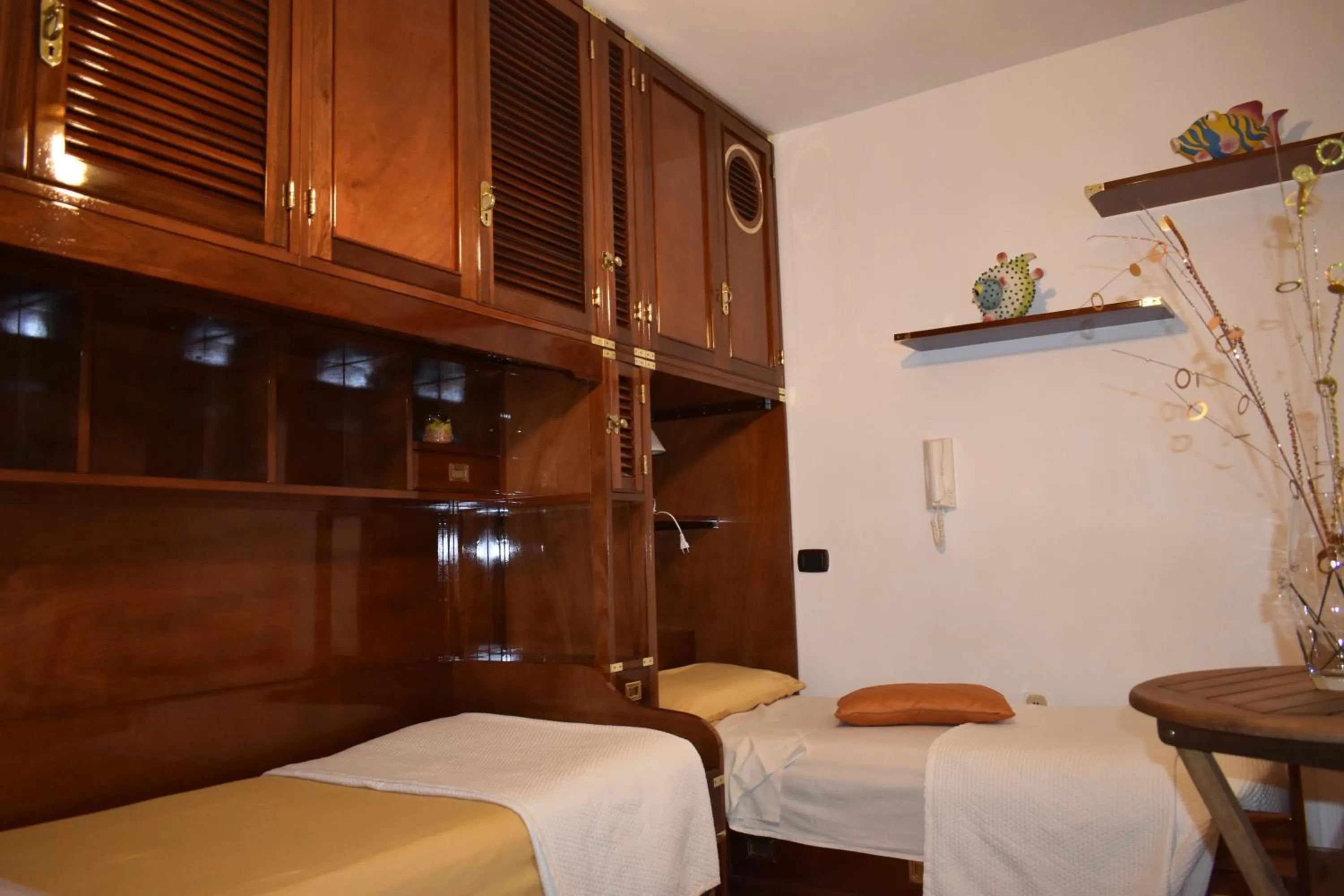 children in B&B Prestige