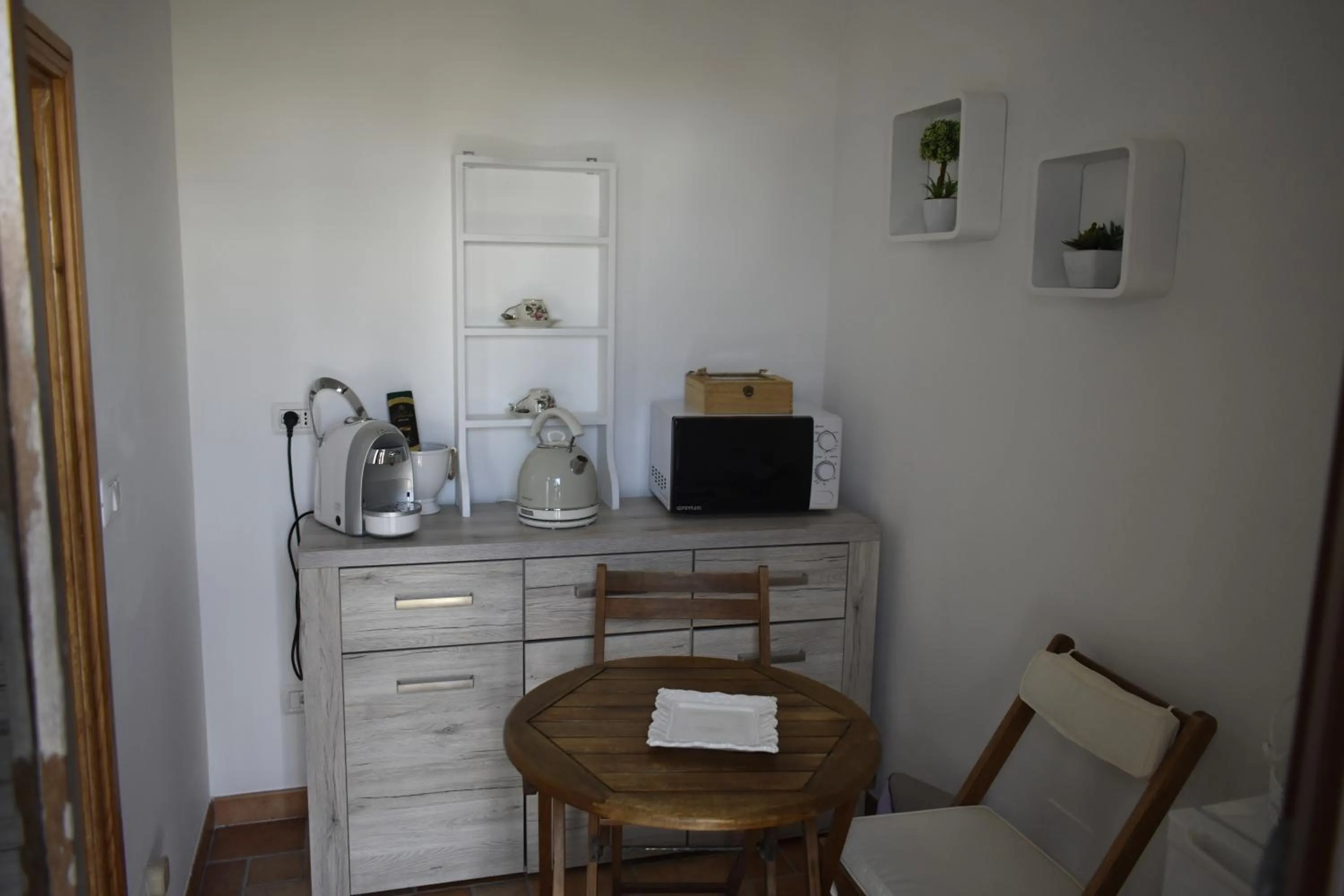 Restaurant/places to eat in B&B Prestige