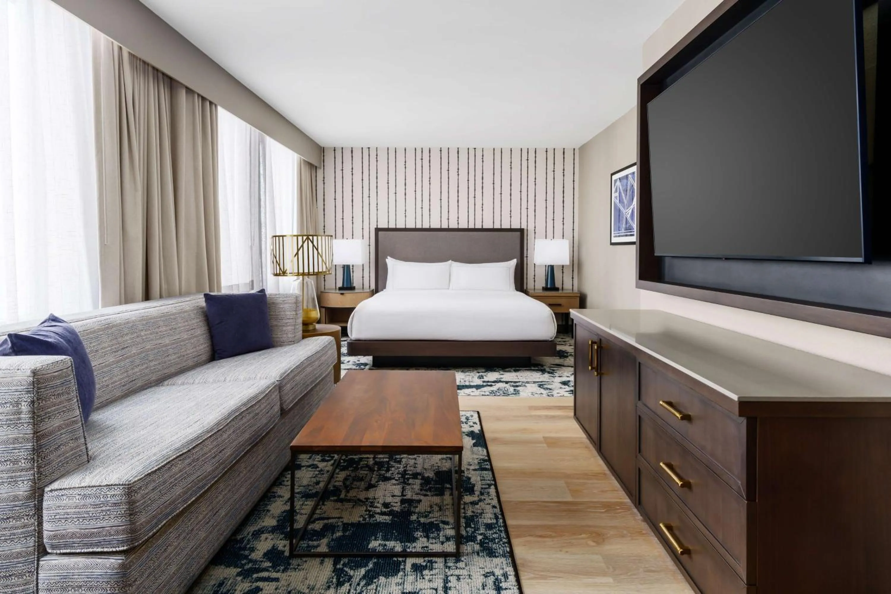 Bedroom, Bed in DoubleTree by Hilton Charlotte City Center