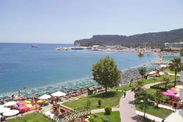 Beach in Ambassador Plaza