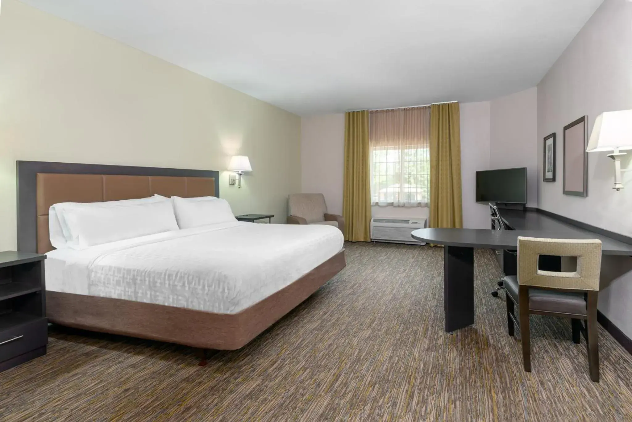 Bedroom, Bed in Candlewood Suites Athens by IHG Bedroom, Bed in Candlewood Suites Athens by IHG