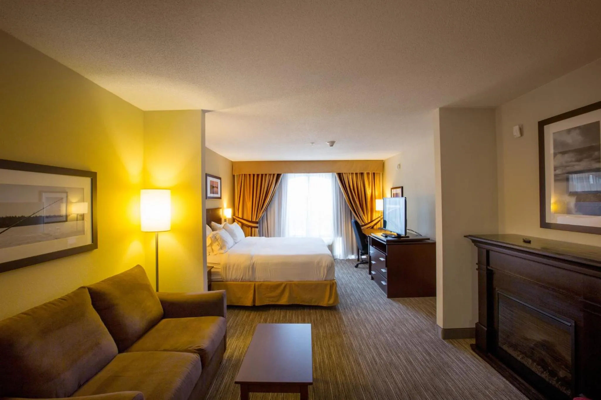 Photo of the whole room, Bed in Holiday Inn Express Stellarton-New Glasgow by IHG