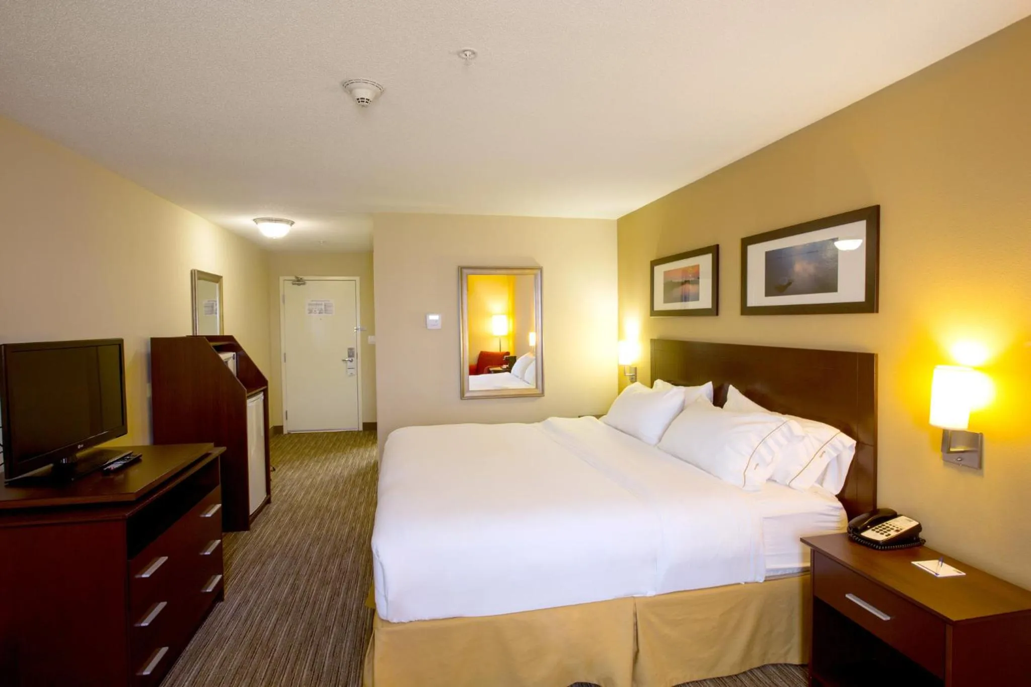 Photo of the whole room, Bed in Holiday Inn Express Stellarton-New Glasgow by IHG