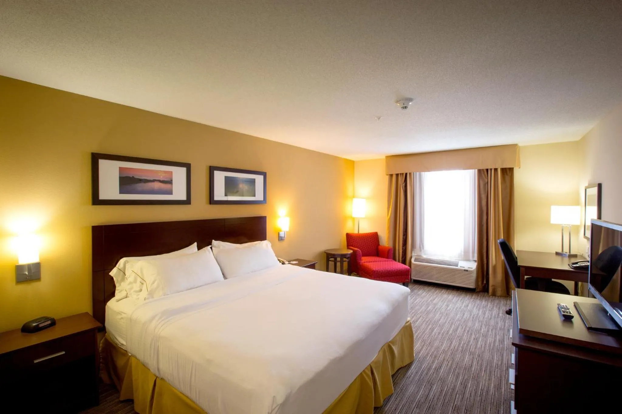 Photo of the whole room, Bed in Holiday Inn Express Stellarton-New Glasgow by IHG