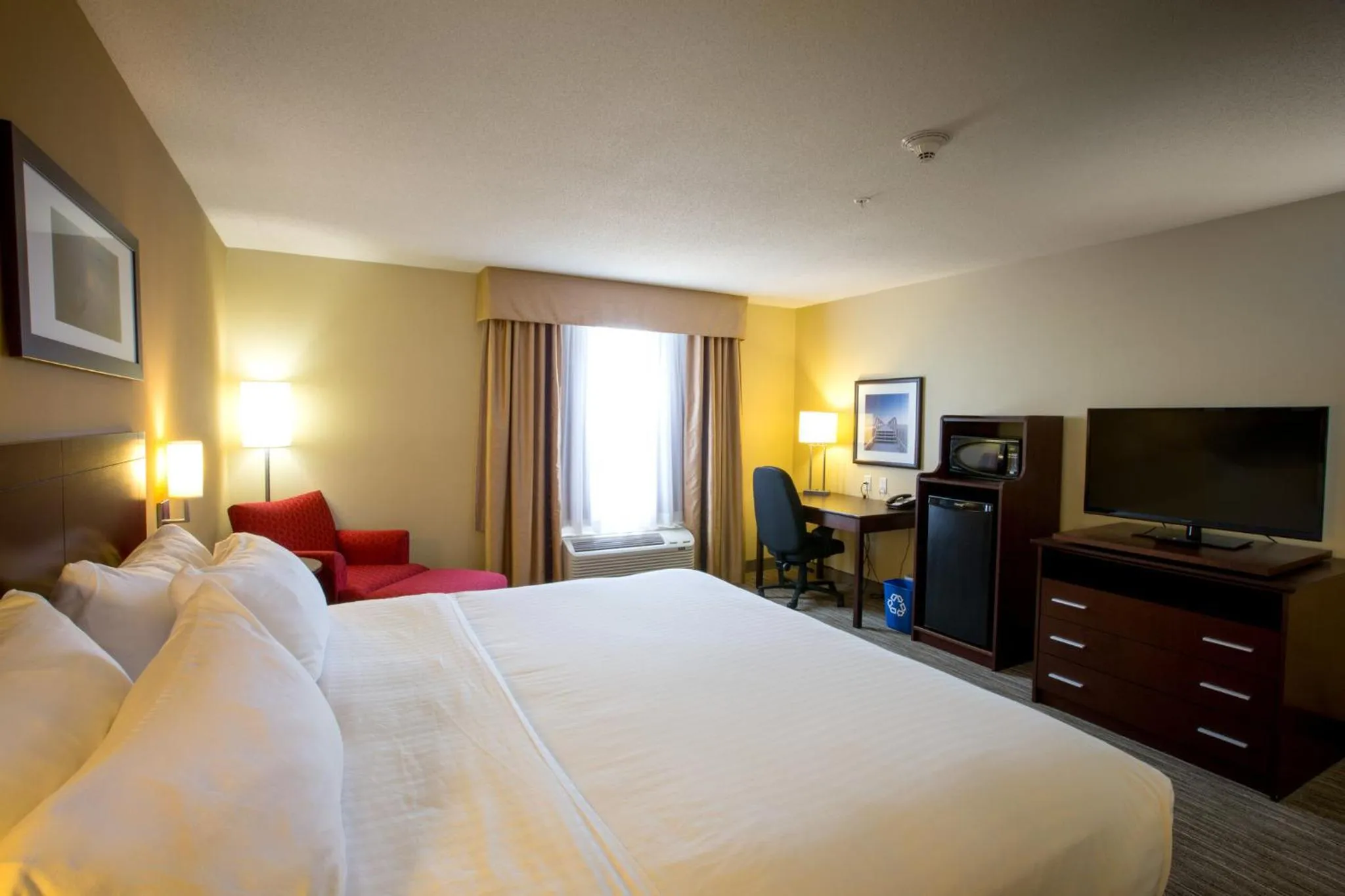 Photo of the whole room, Bed in Holiday Inn Express Stellarton-New Glasgow by IHG