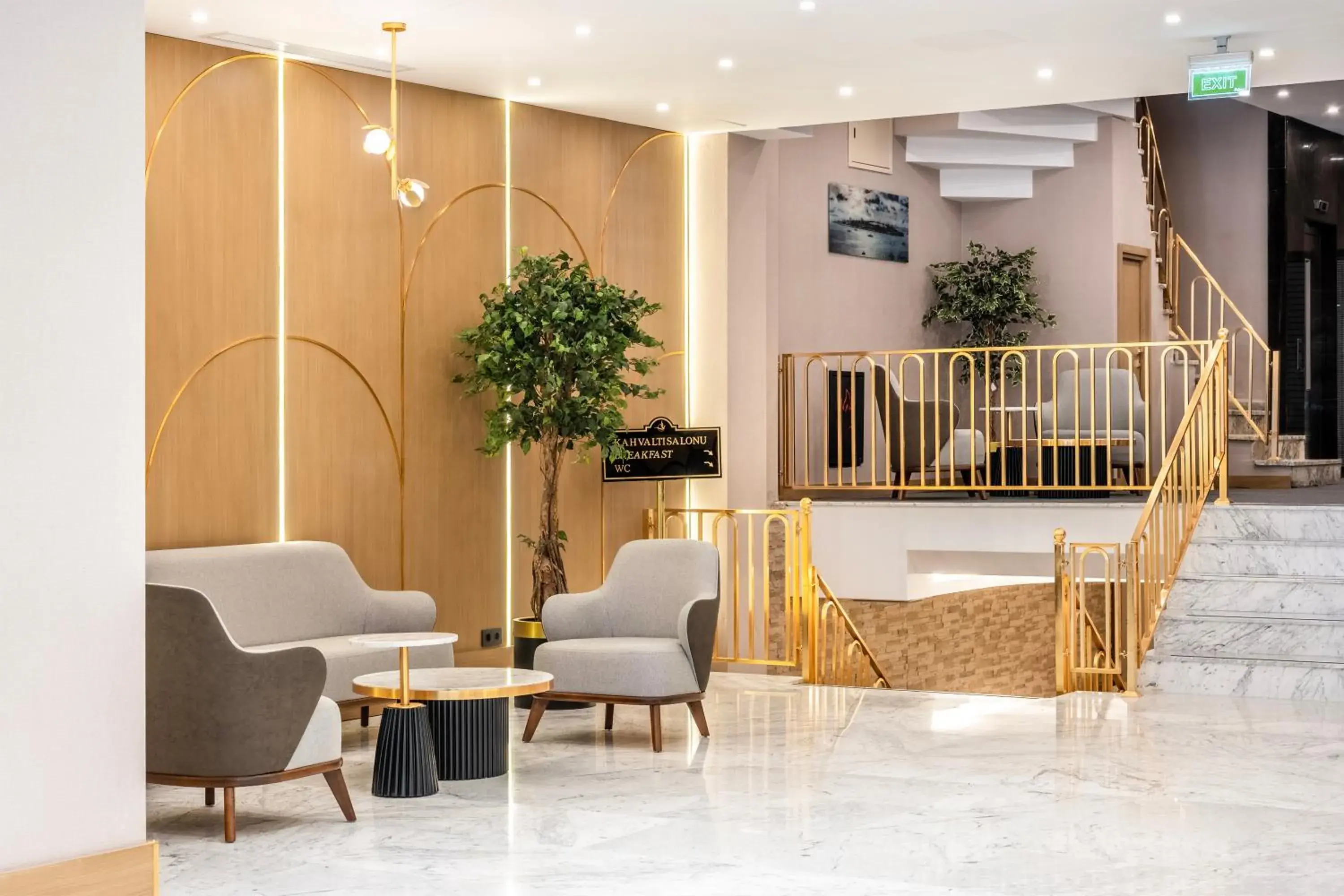 Lobby or reception in Hotel Bristol Lobby or reception in Hotel Bristol