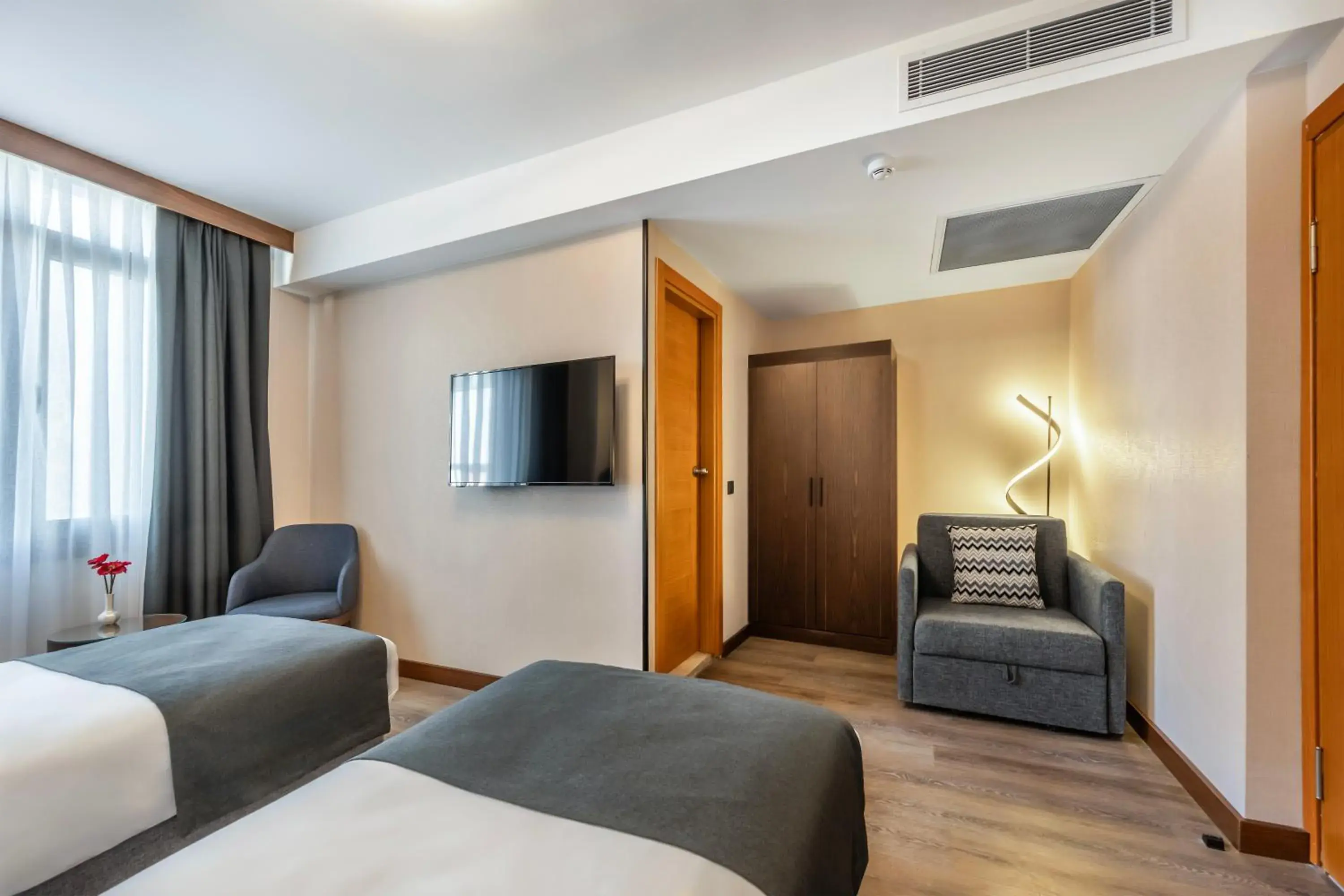 Photo of the whole room, Bed in Hotel Bristol Photo of the whole room, Bed in Hotel Bristol