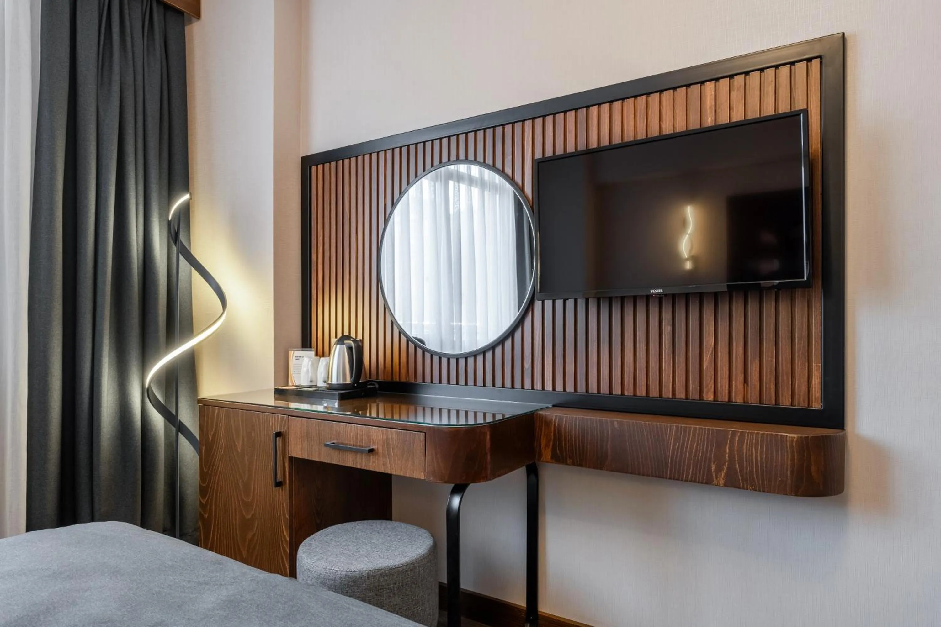 TV and multimedia, Bed in Hotel Bristol