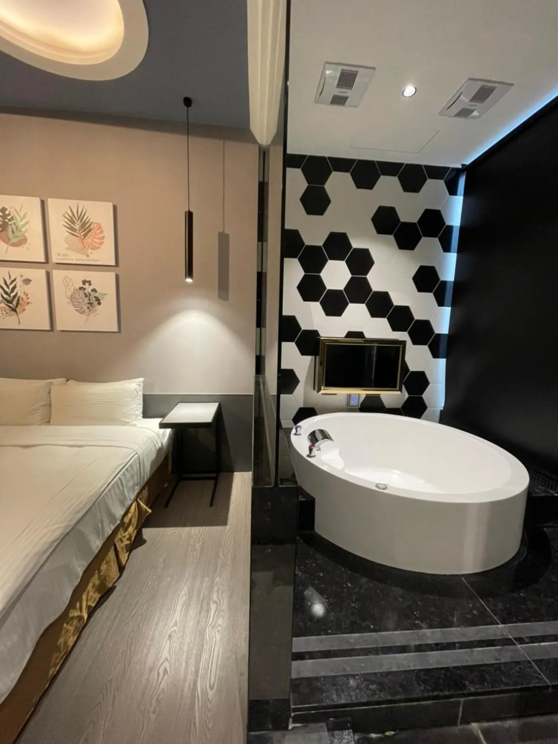 Minimalist Fashion Motel