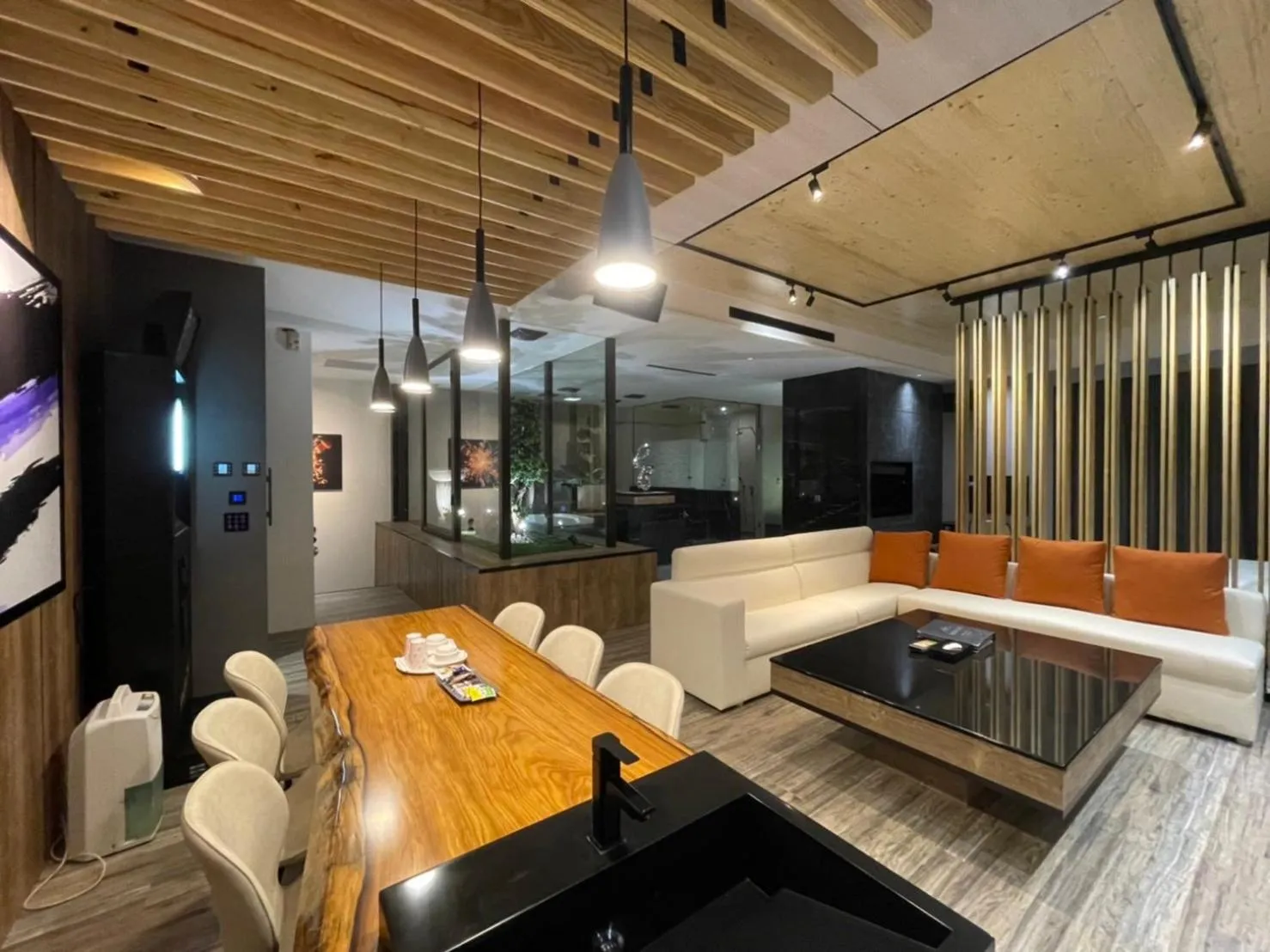 Minimalist Fashion Motel