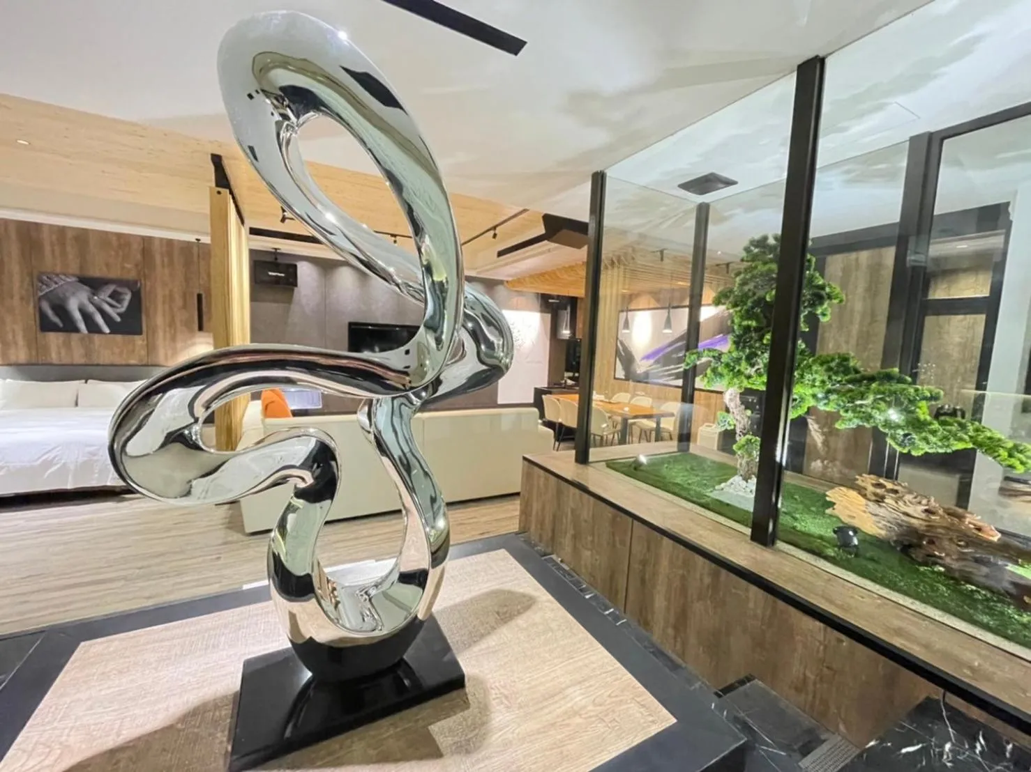 Minimalist Fashion Motel