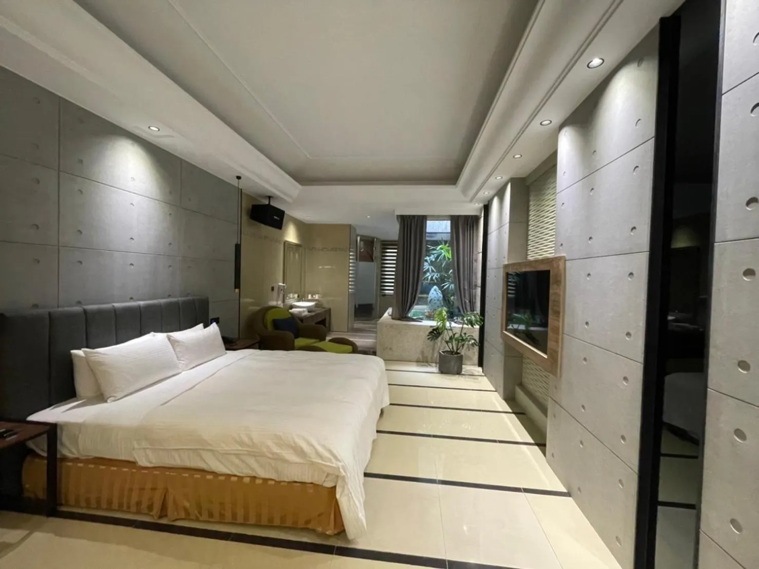 Minimalist Fashion Motel