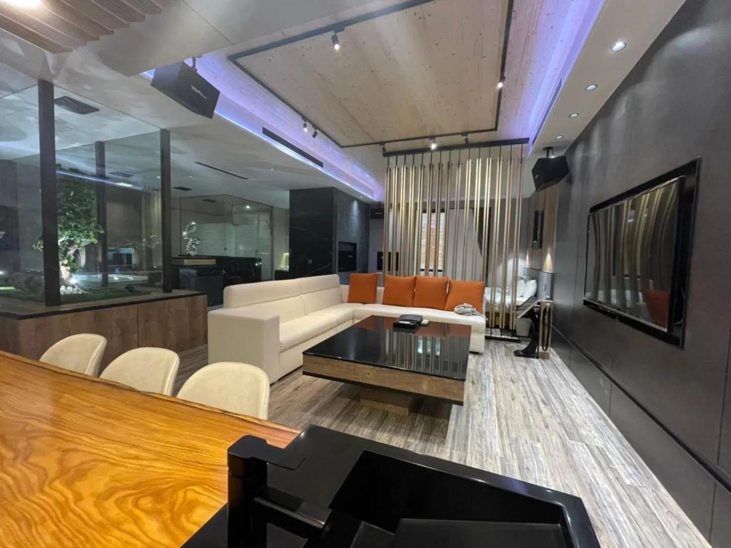 Minimalist Fashion Motel