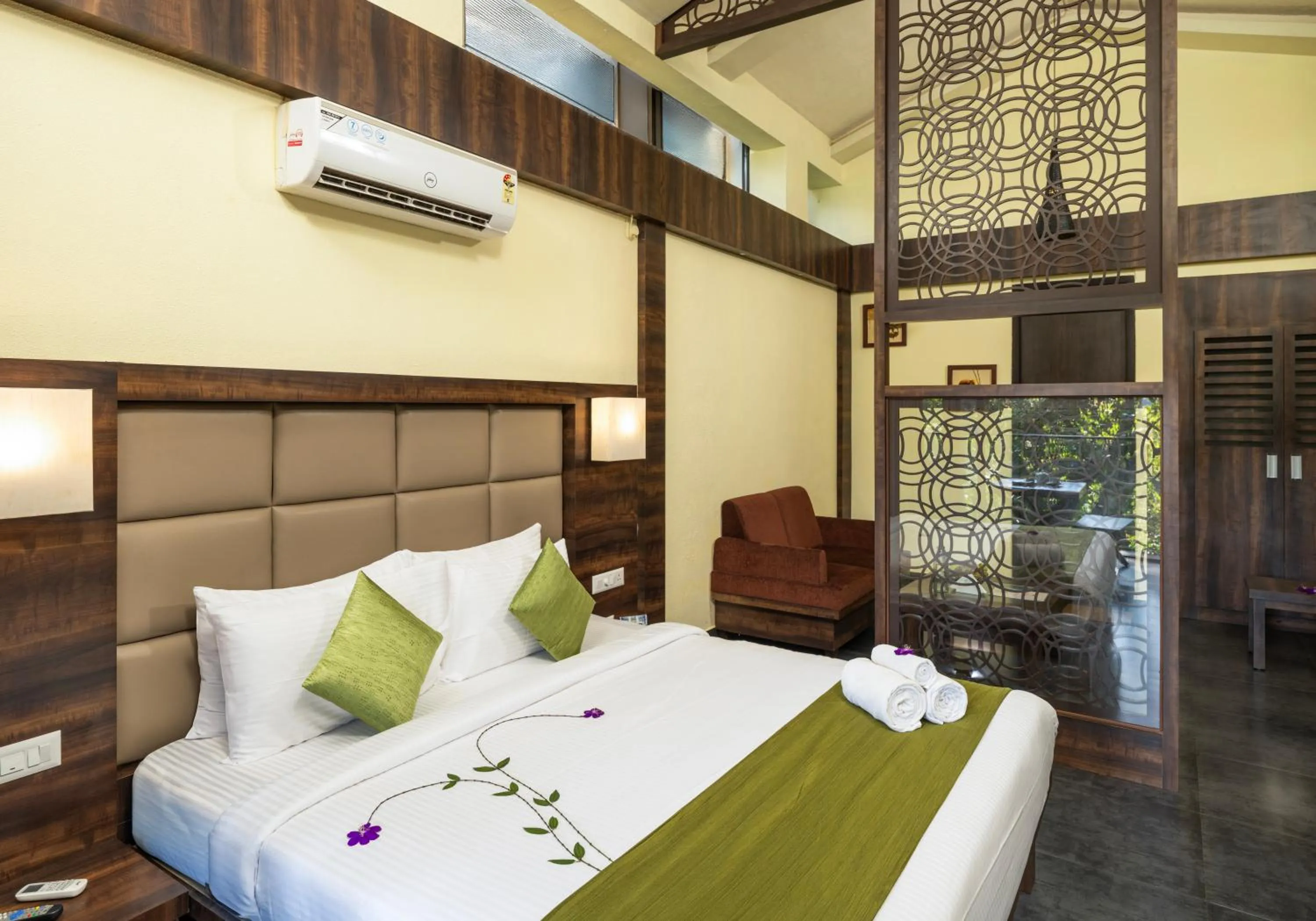 Bedroom, Bed in The Mountain Courtyard Thekkady