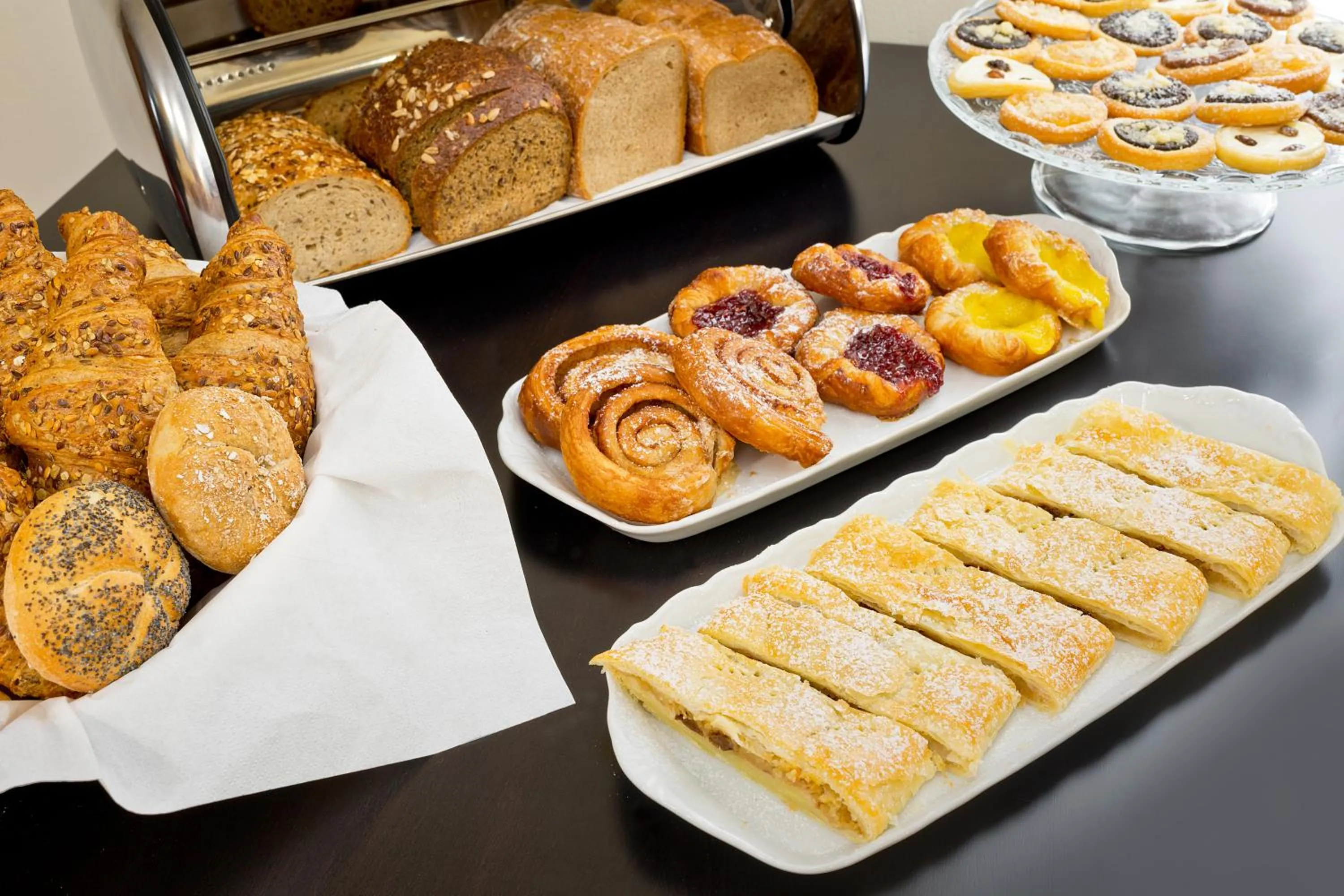 Continental breakfast in Hotel U Hada Žatec