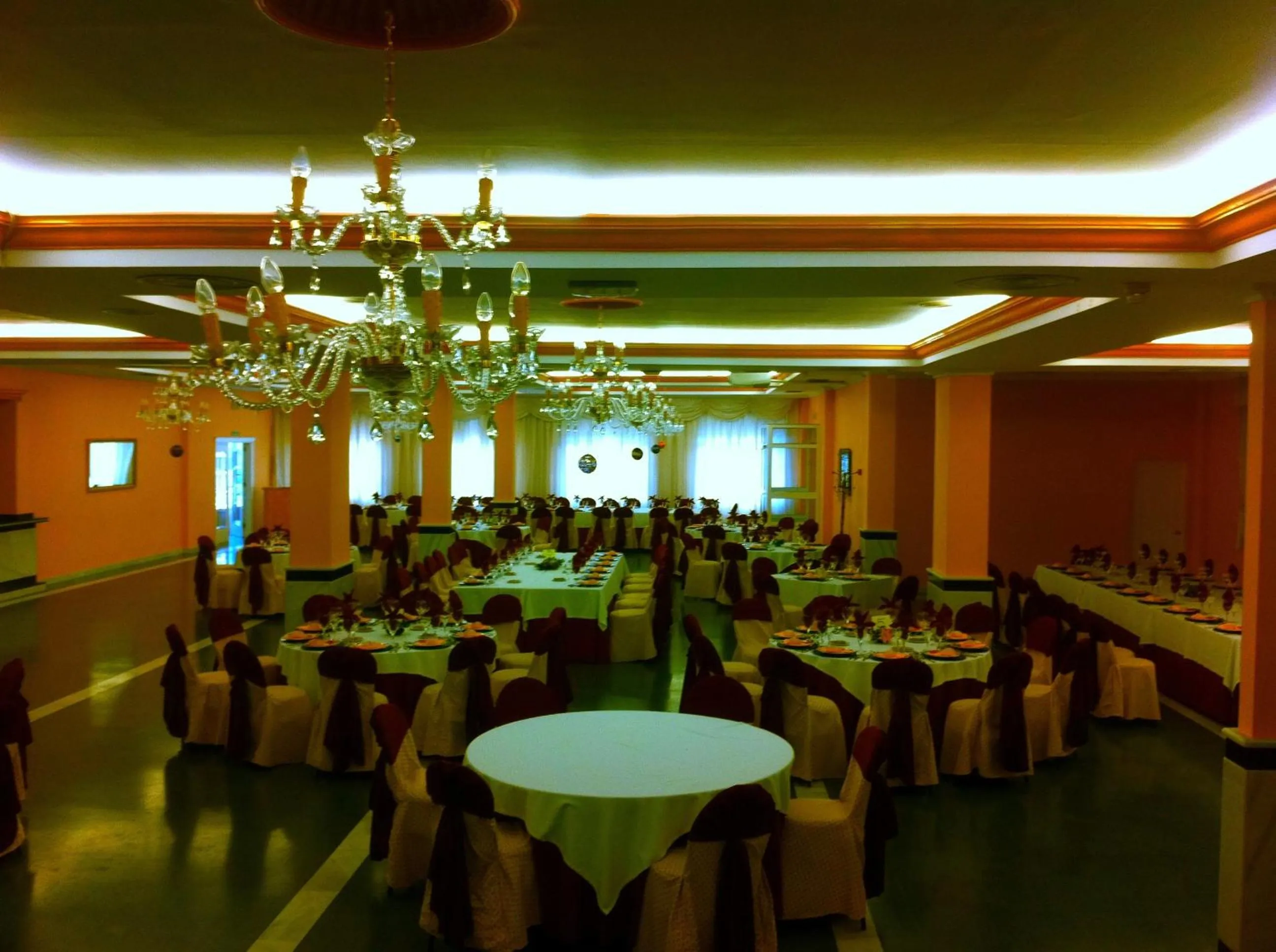 Restaurant/places to eat in Escudo de Granada