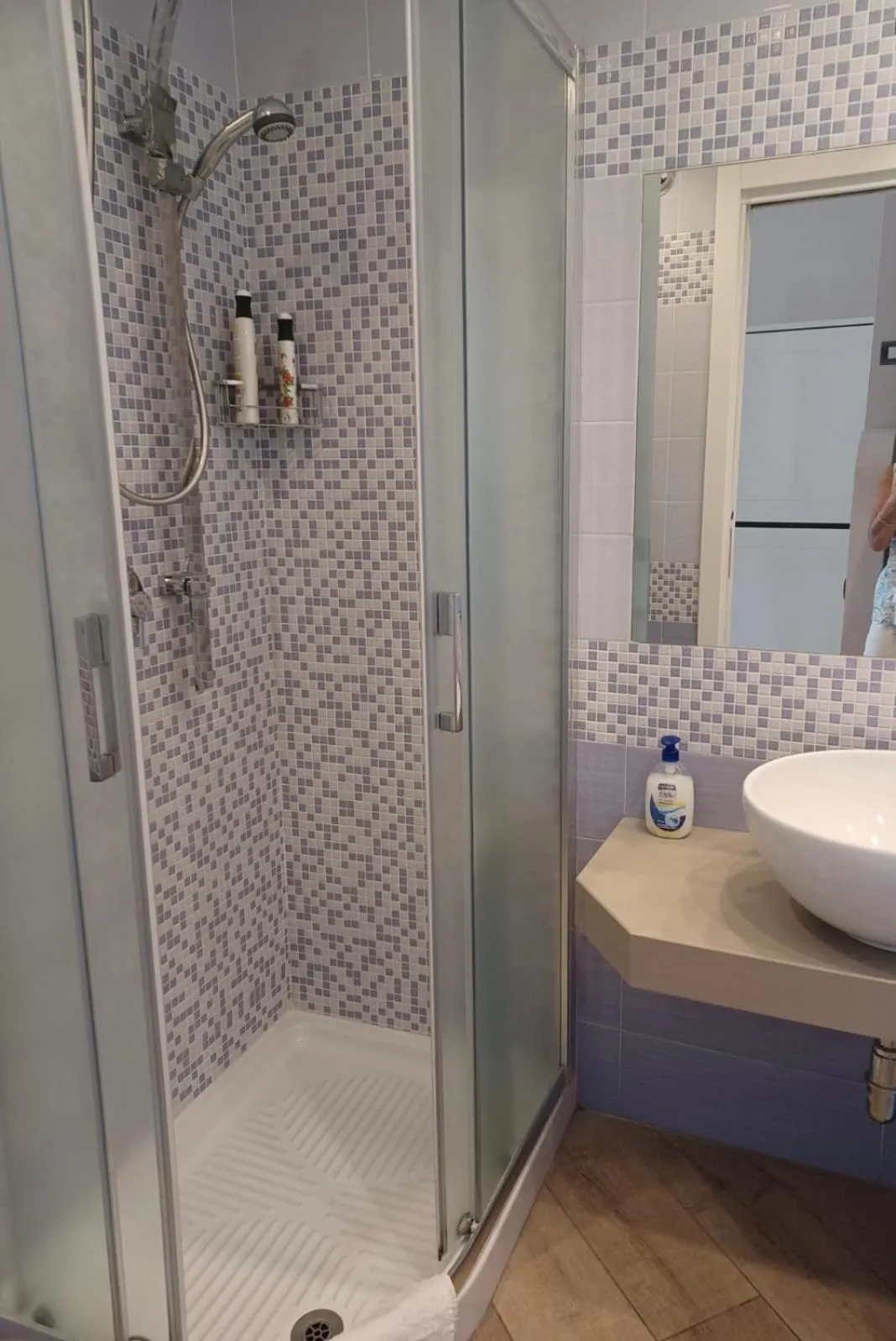 Shower in B&B Federico II