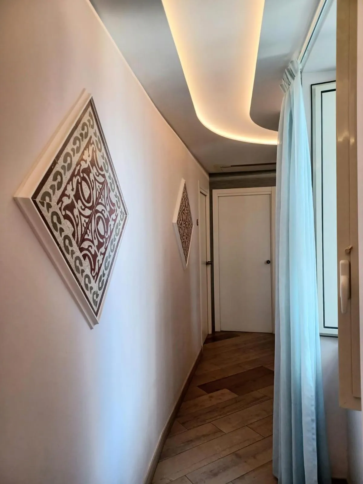 Decorative detail in B&B Federico II